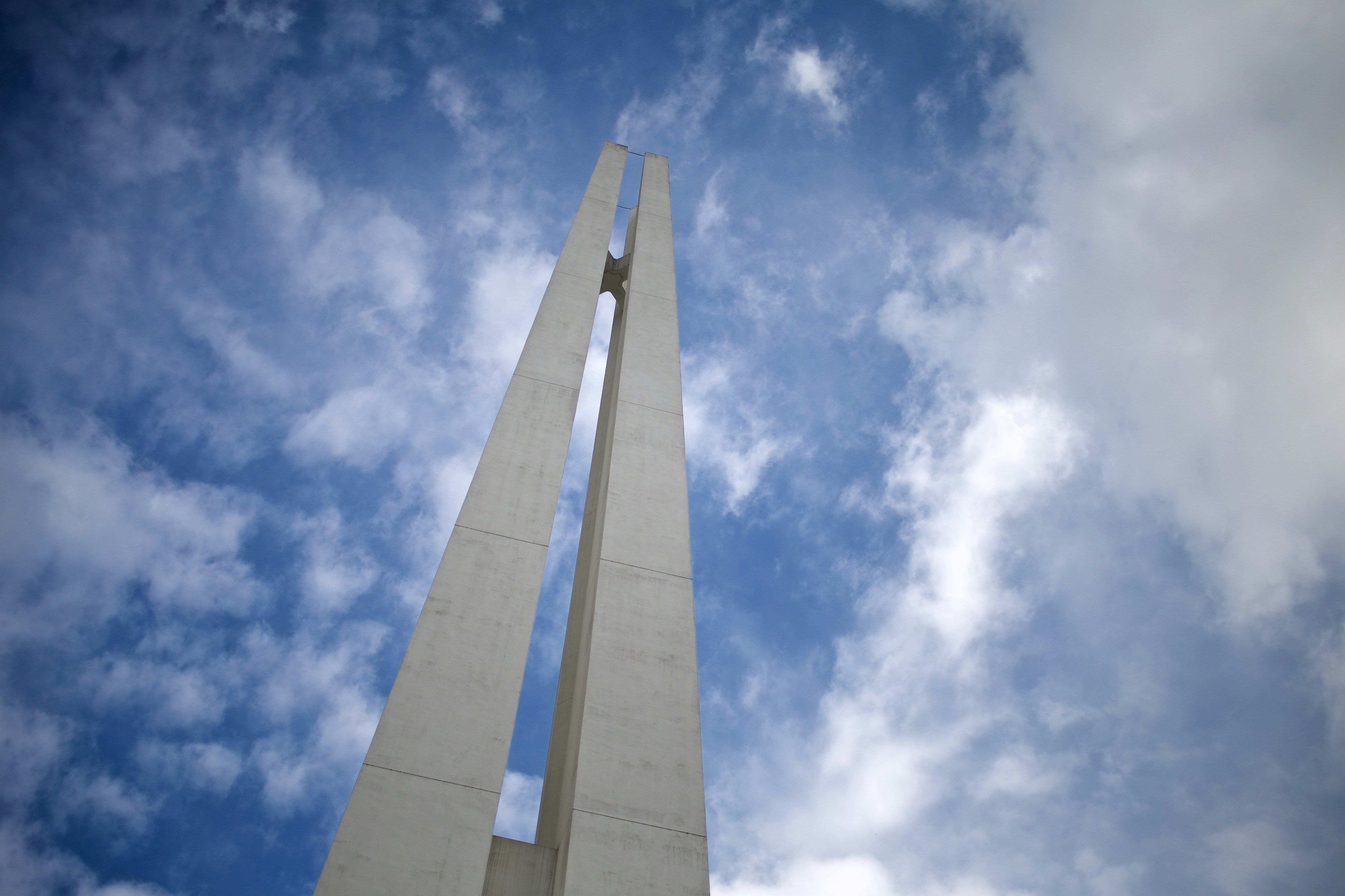 a tall monument with a sky background