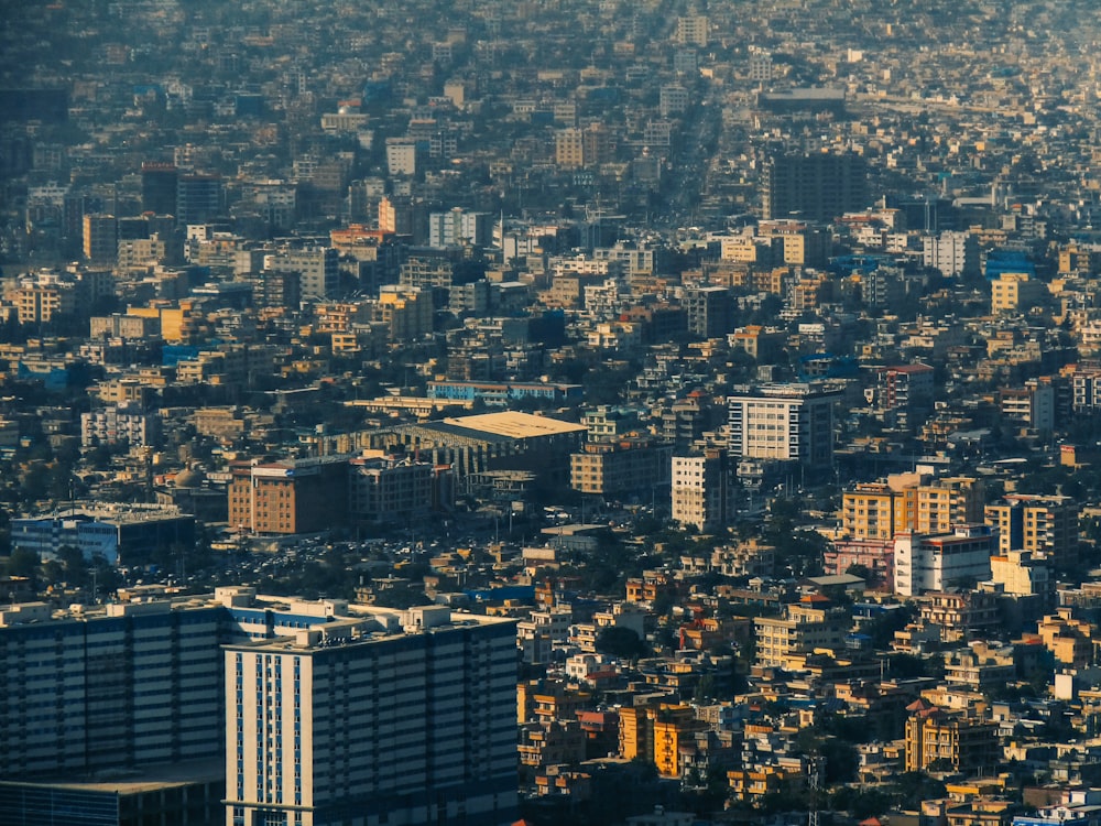 Blick auf eine Stadt aus der Luft