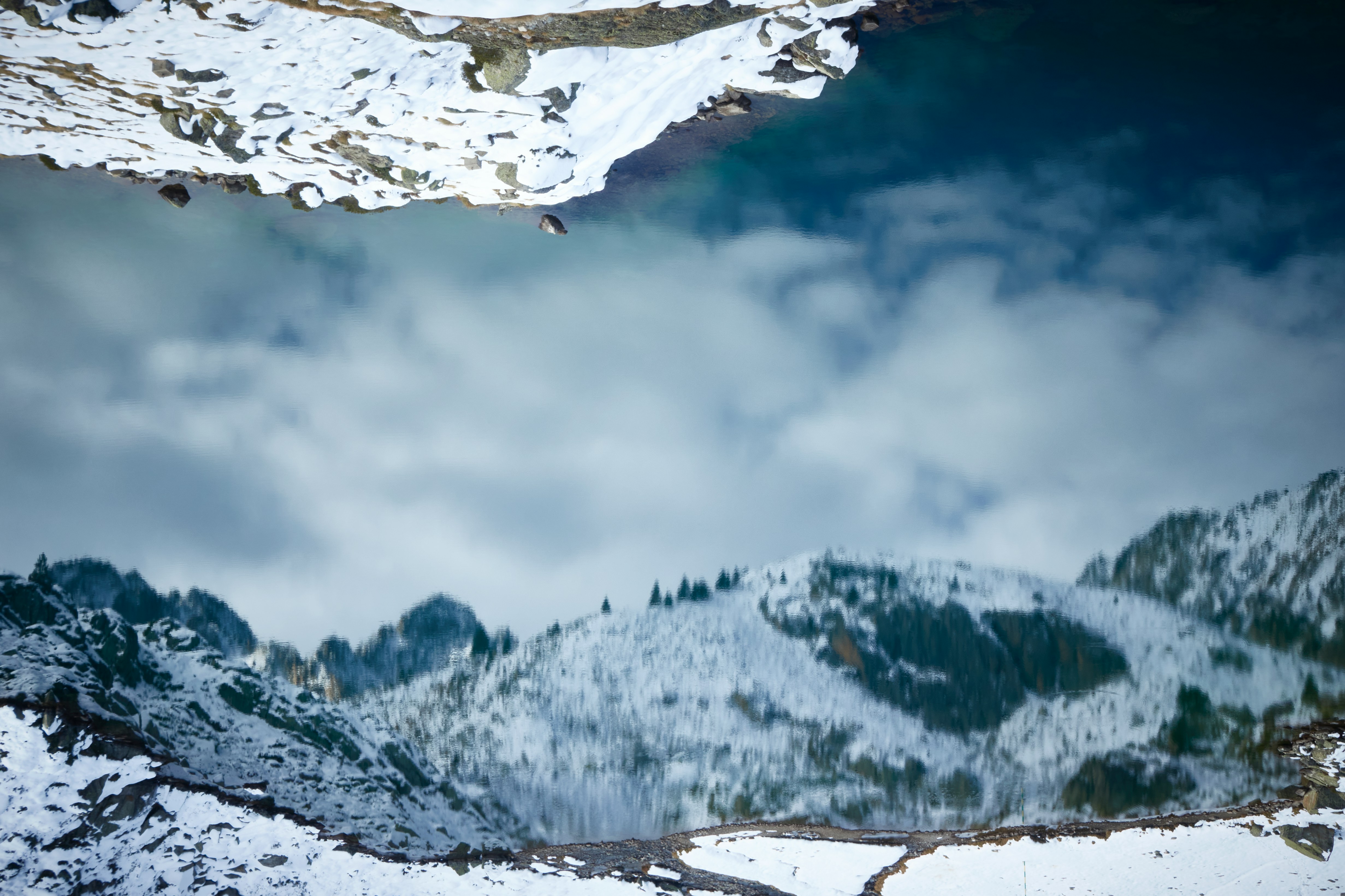 Camper sous la neige dans les Pyrénées : le guide complet pour affronter l'hiver en montagne
