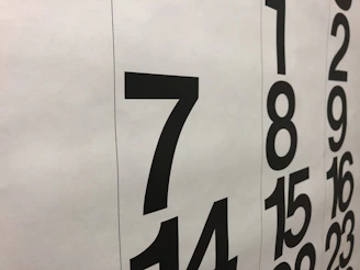 A calendar marked with a 7-day countdown for audit delivery.