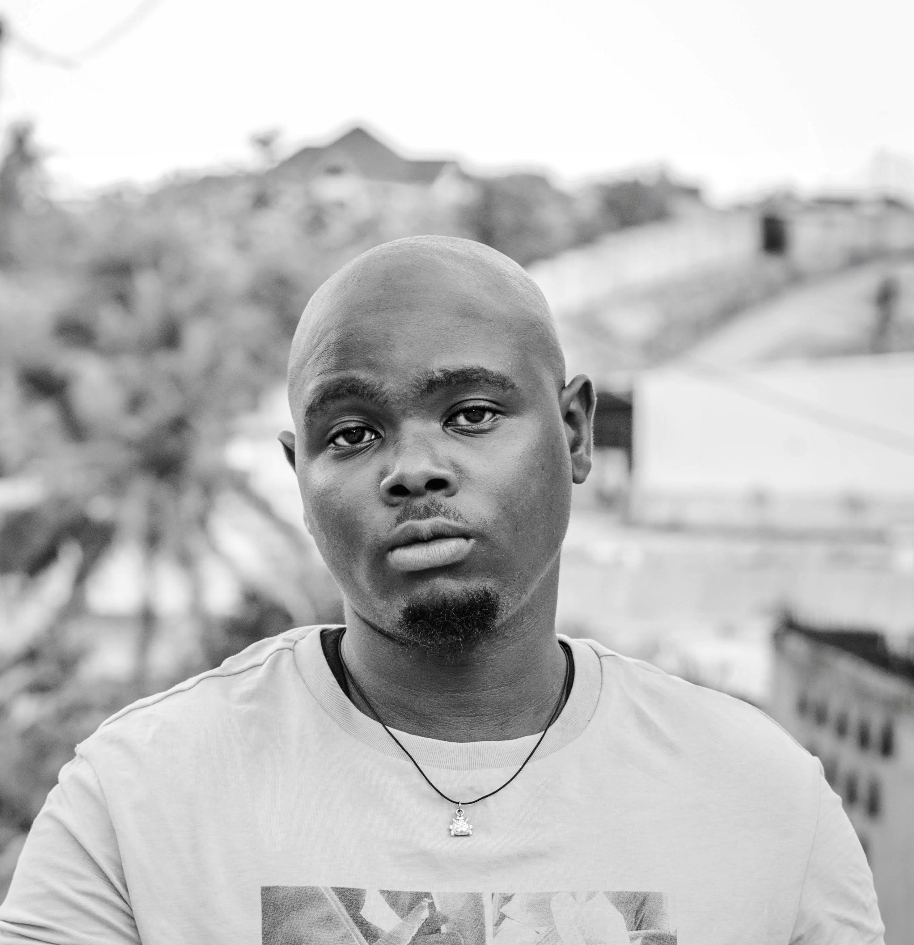 마지막으로 케이스는 ABKO NCORE 아수라를 추천합니다. 약 70,000원으로 가격 대비 성능과 내구성이 우수하며, 좋은 확장성을 갖추고 있어 추가 부품 장착에도 문제가 없습니다.