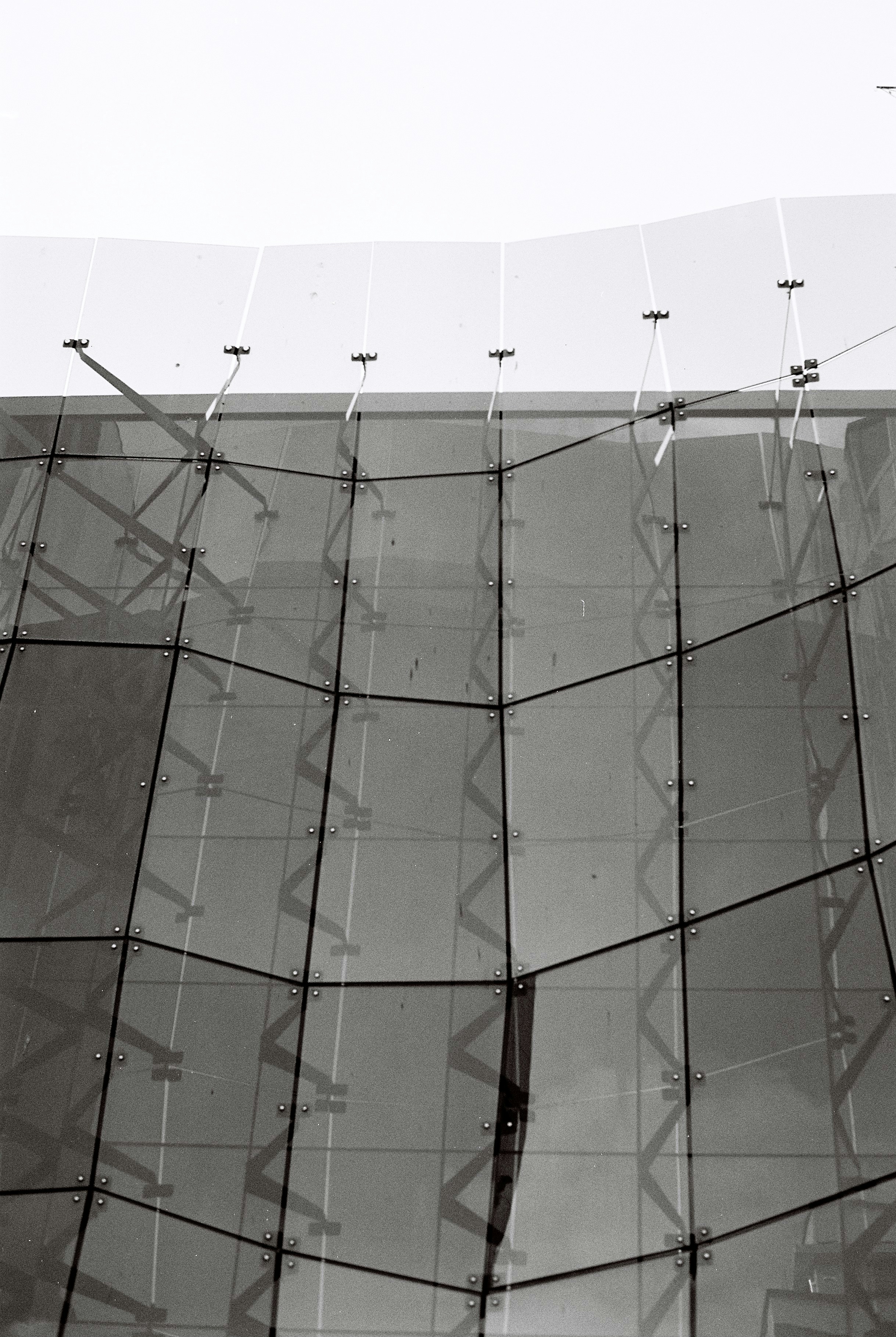 a black and white photo of a building