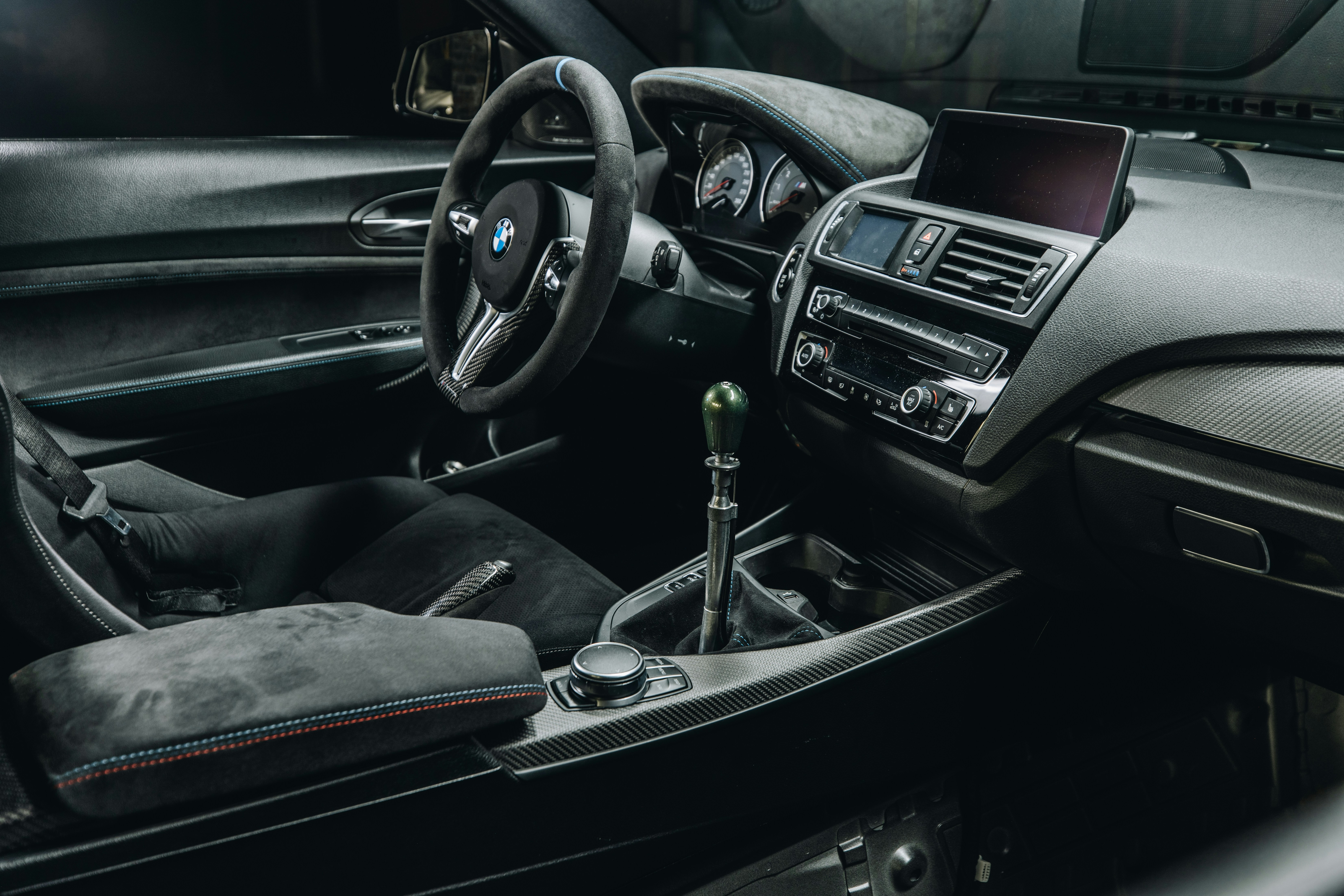 Photo by lorenzohamers