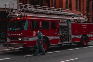 Viatura do Corpo de Bombeiros; laudos para AVCB e CLCB.