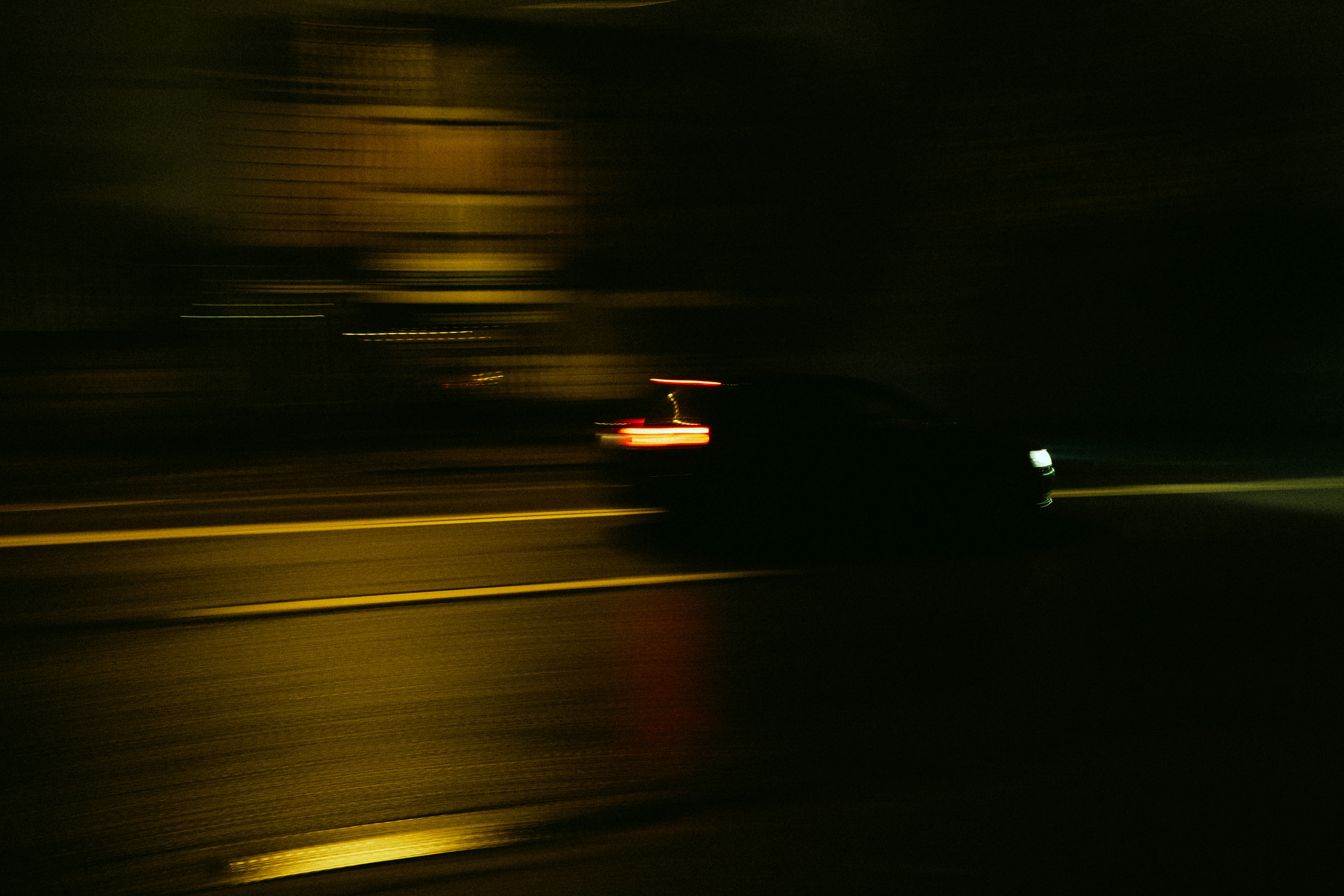 スマホの通信速度が遅い理由と解決策