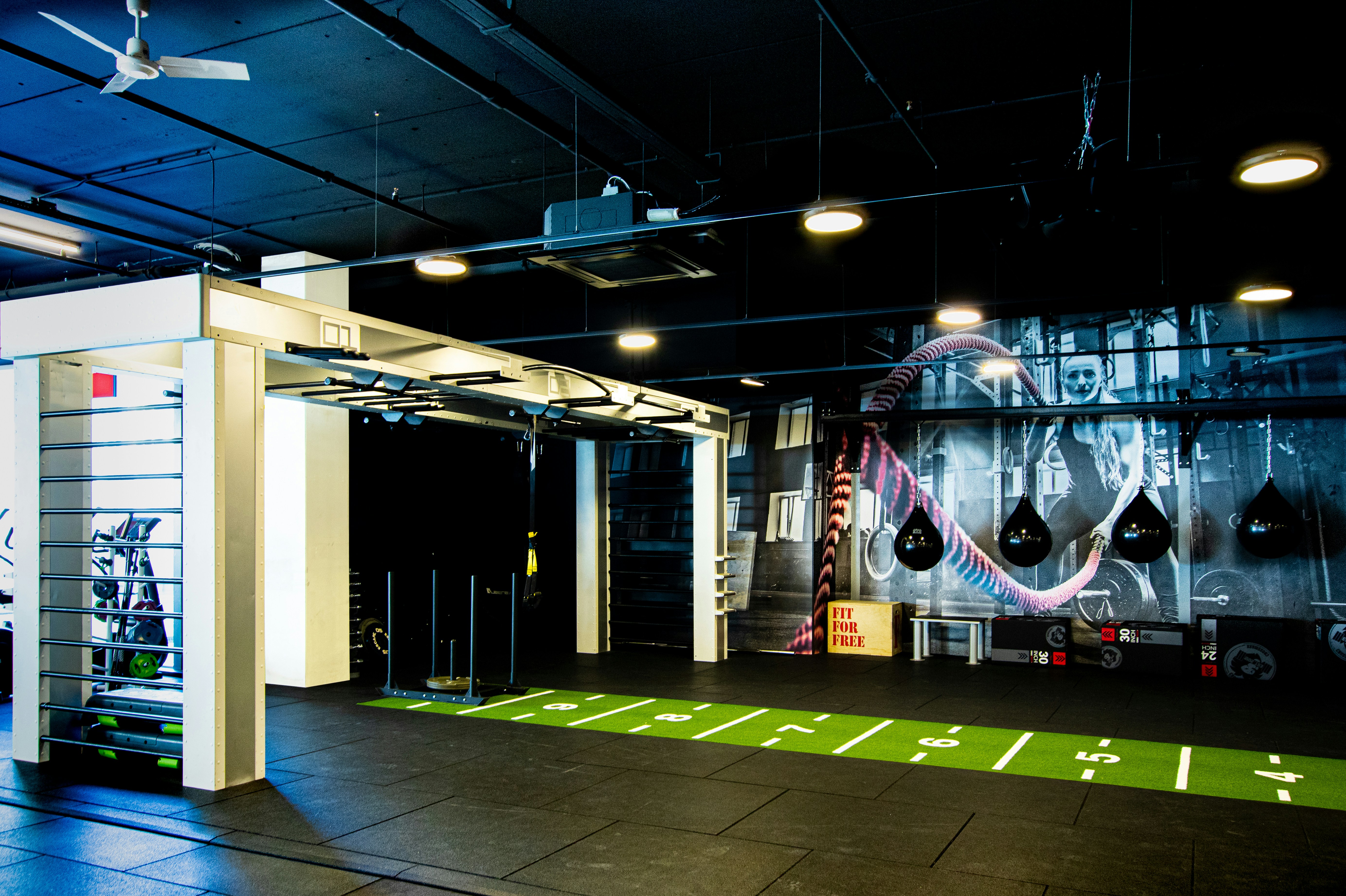 Inside the Fit For Free gym (Lijnbaan) Rotterdam. Constructed by Wulverhorst (Woerden)