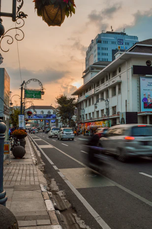 a city street filled with lots of traffic