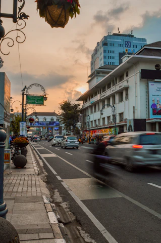 a city street filled with lots of traffic