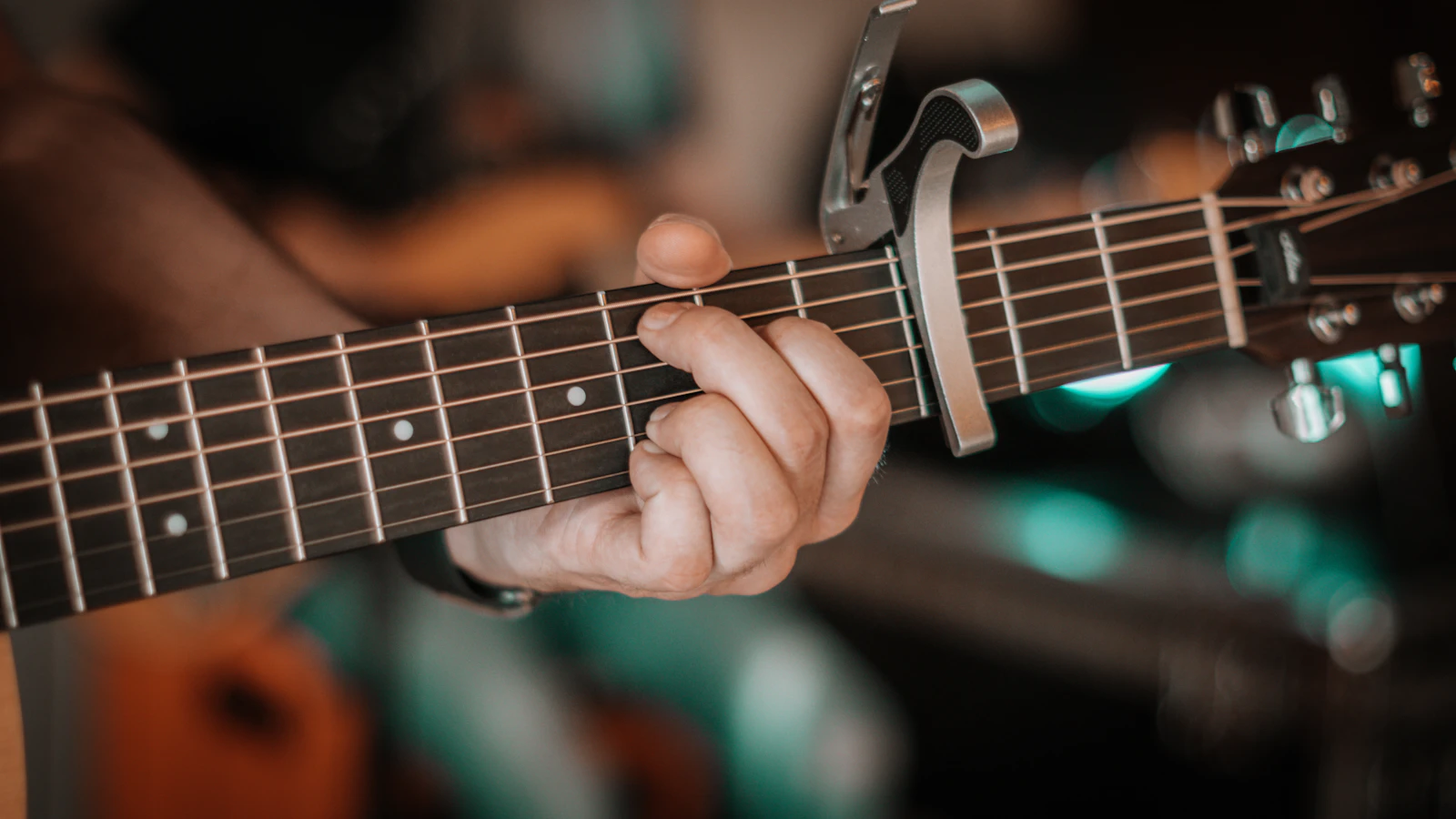 Capo Guide for Guitar: Change Keys Without Learning New Chords