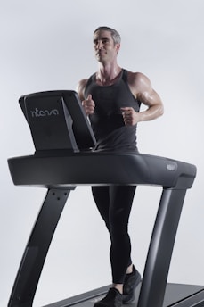 HIIT for Youthful Muscle: Mayo Study Reveals Exercise Secrets to Turn Back Time