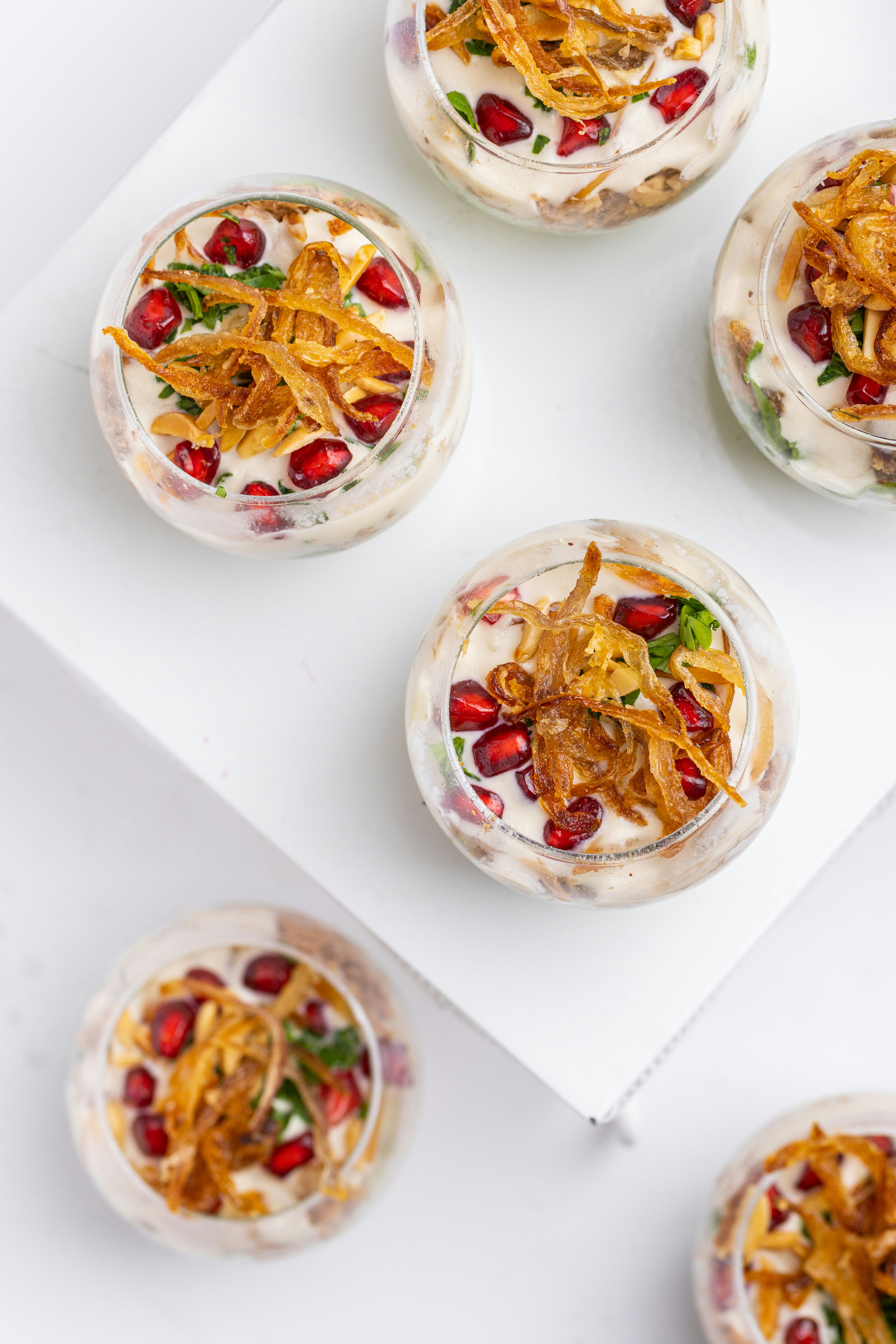 This image has an empty alt attribute; its file name is photo-1637852461630-3c9117b7daa1