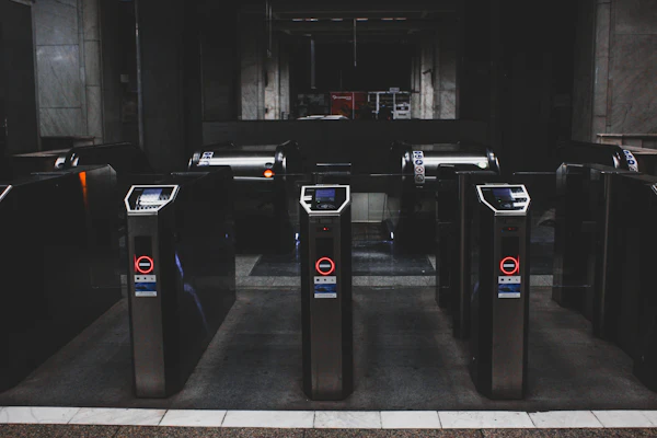 Instalasi Flap Barrier Turnstile
