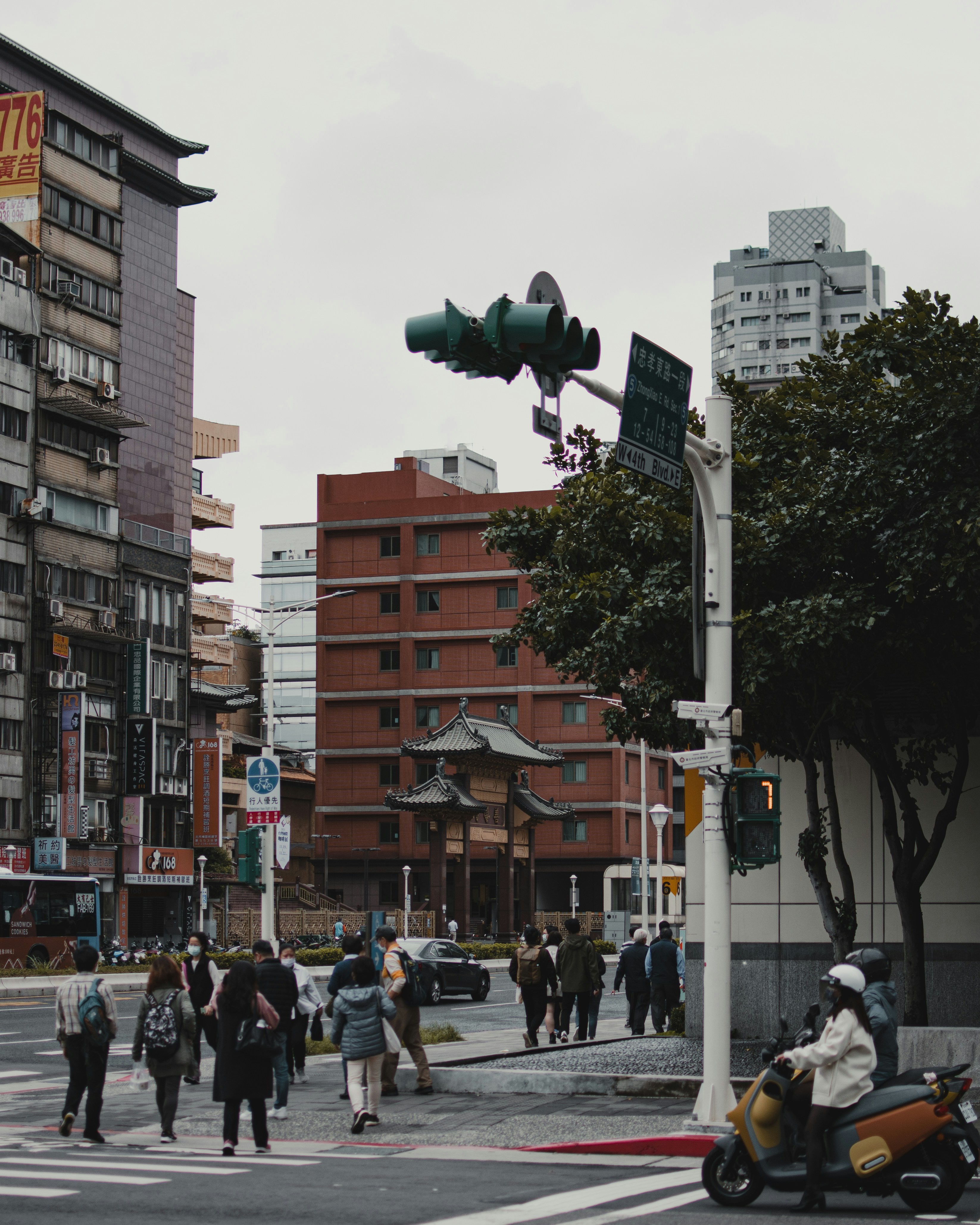 Photo by junhochak