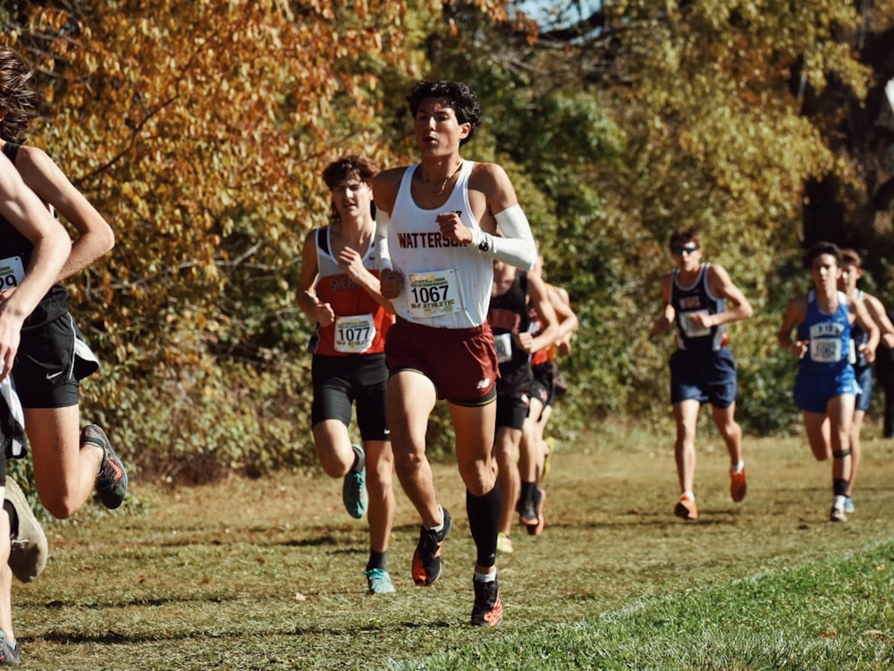 a group of people running in a race