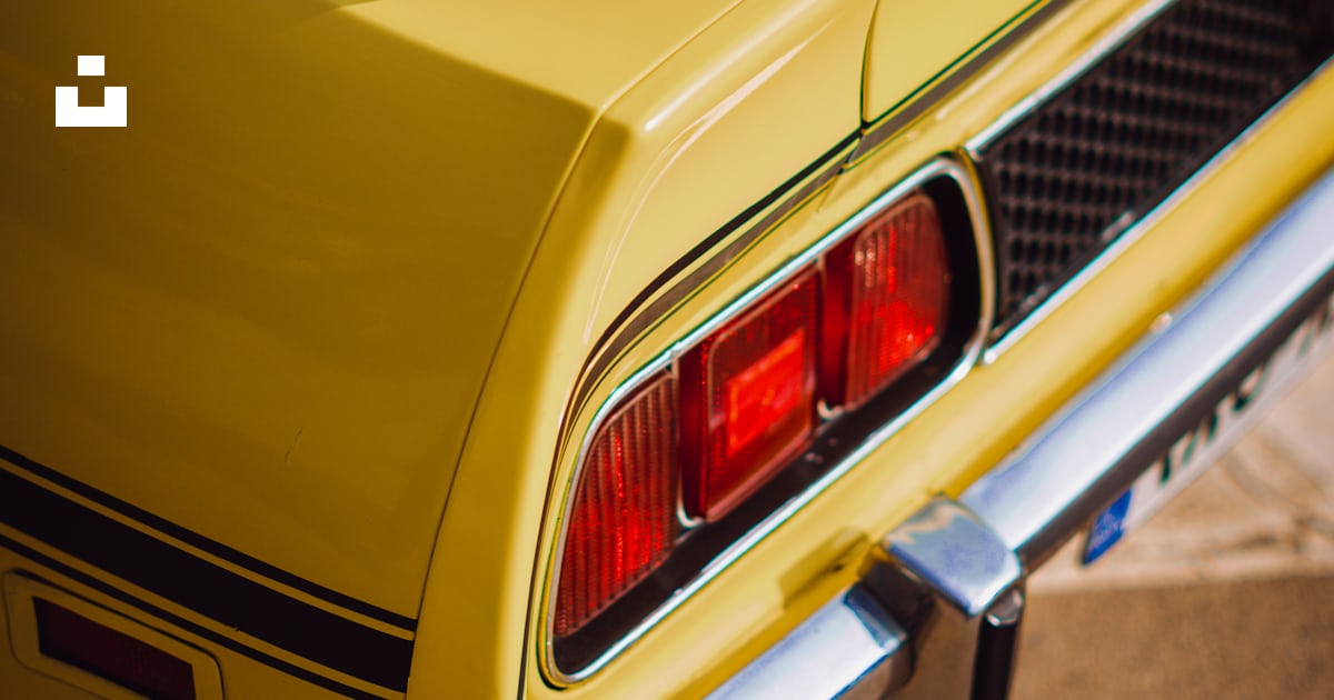A close up of a car's rear end photo – Free Car Image on Unsplash