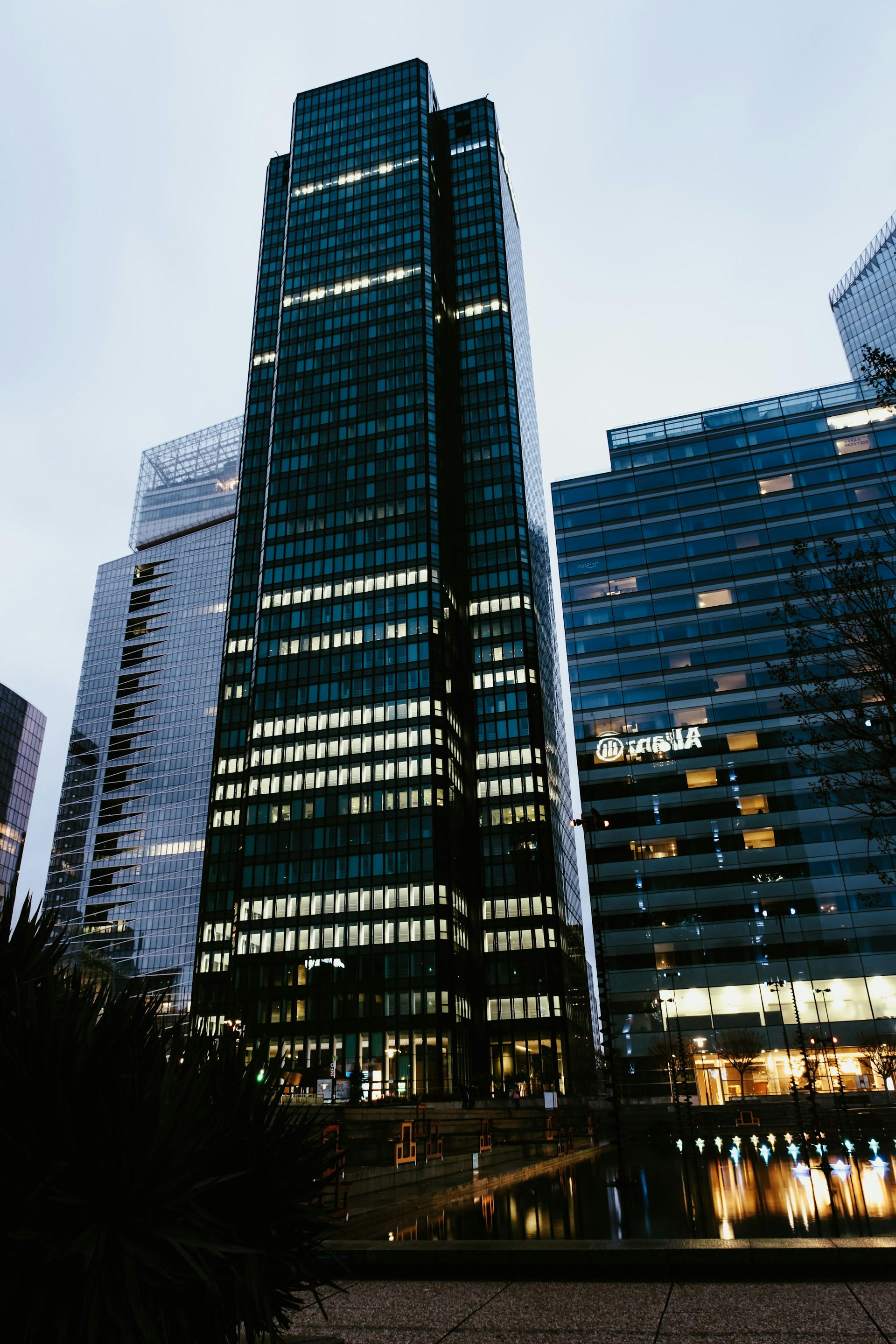 a very tall building in the middle of a city