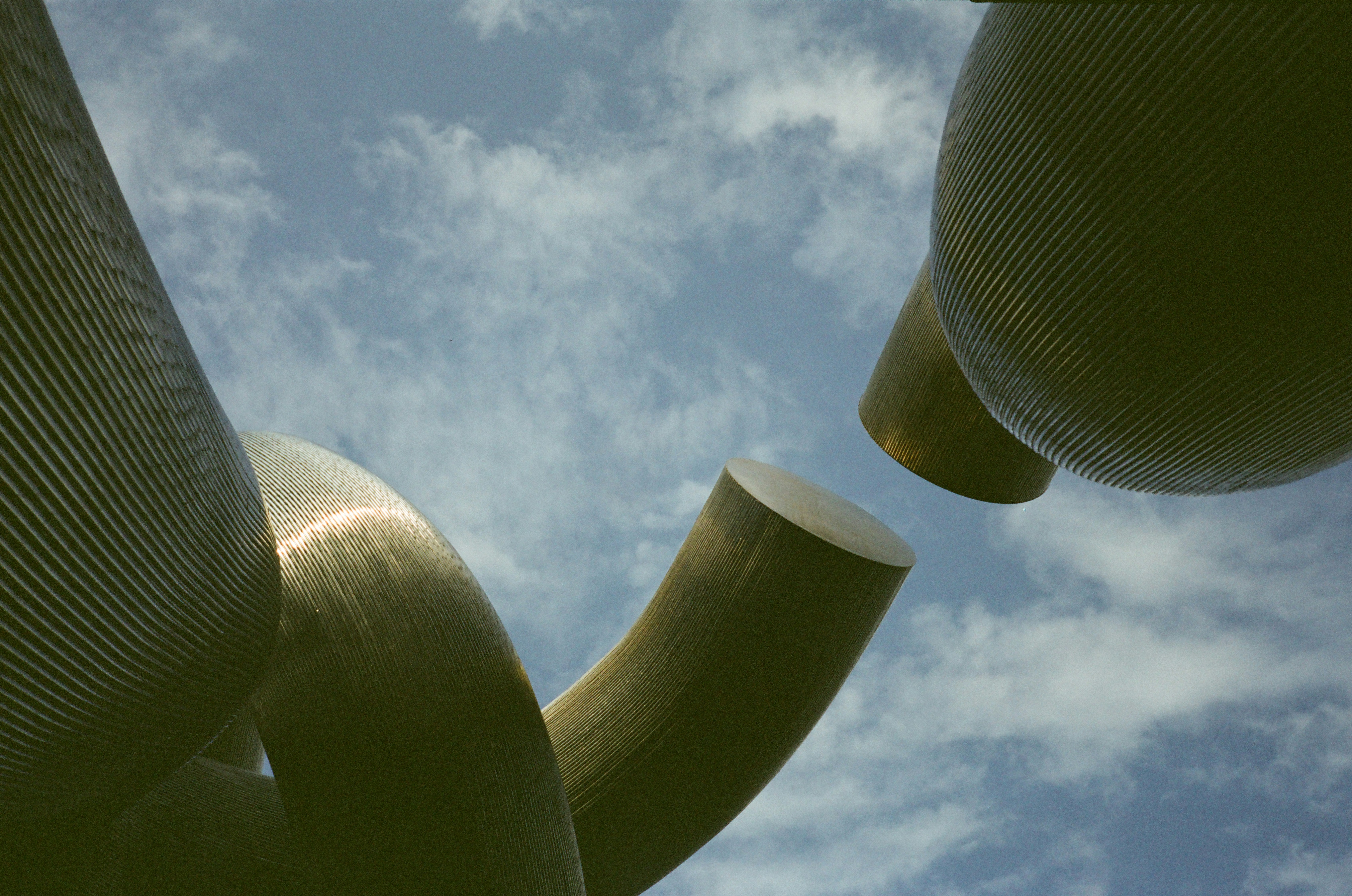 a group of pipes that are next to each other