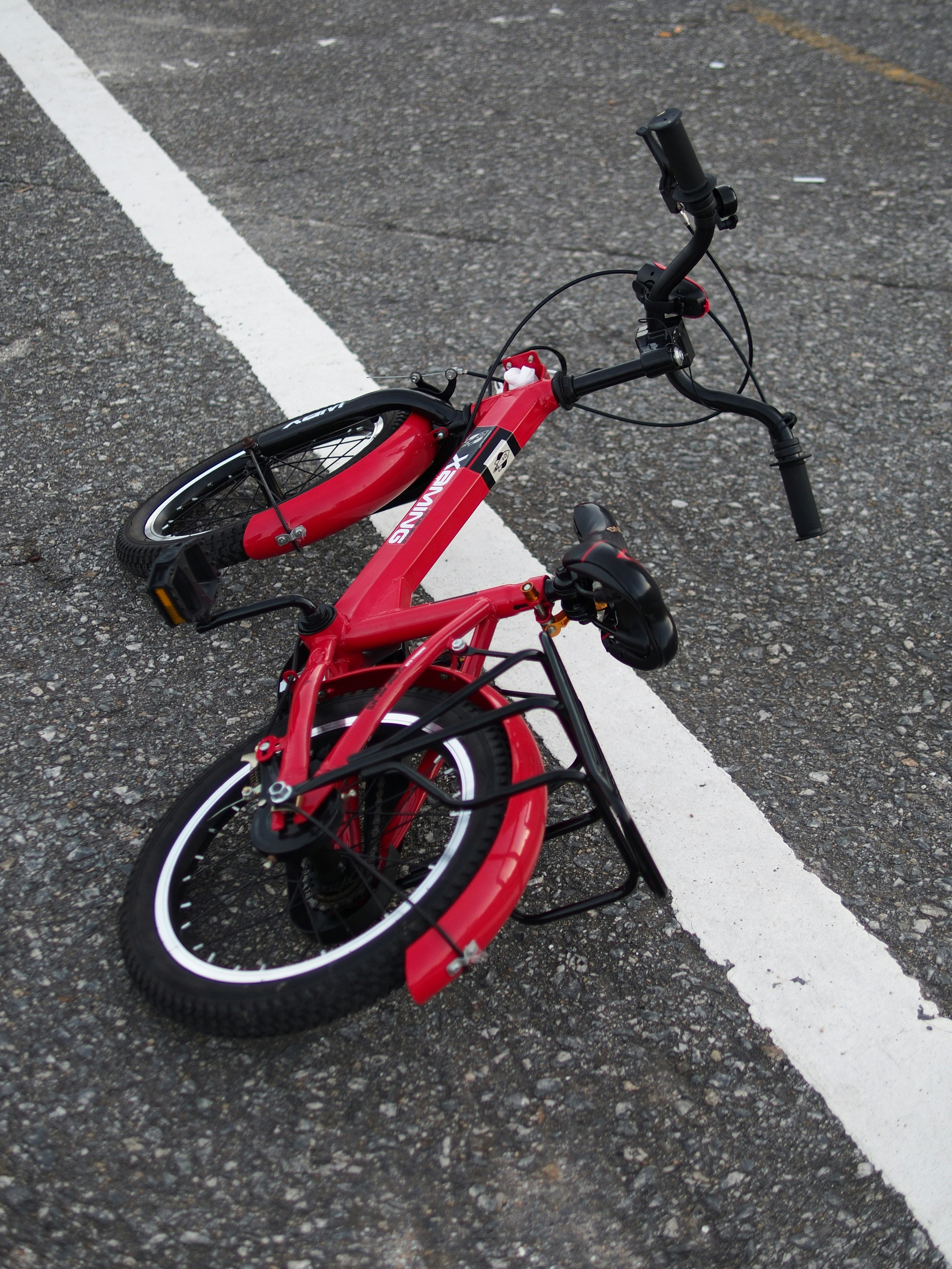 アスファルト 自転車用 赤色