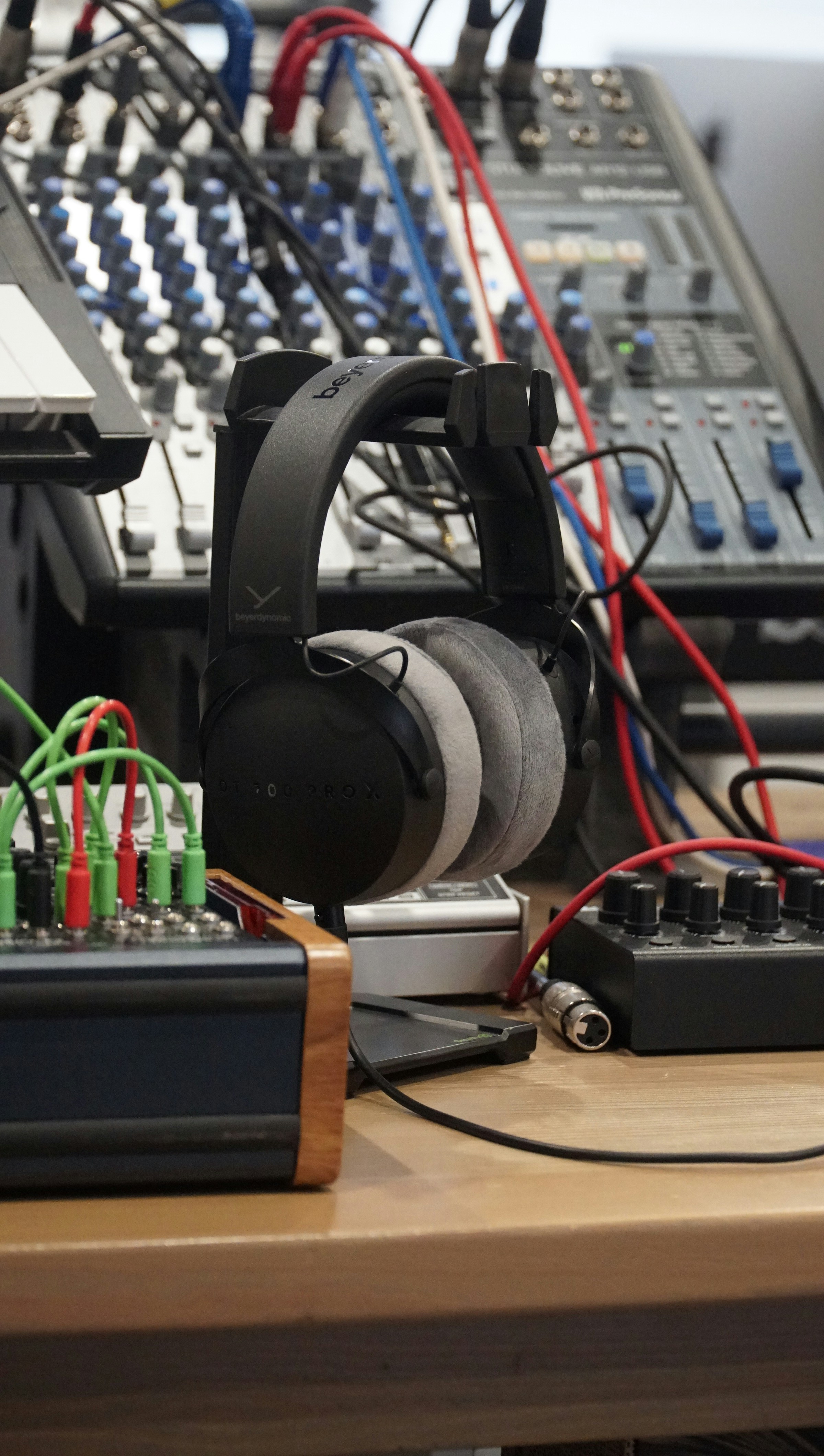 a bunch of electronic equipment sitting on top of a table