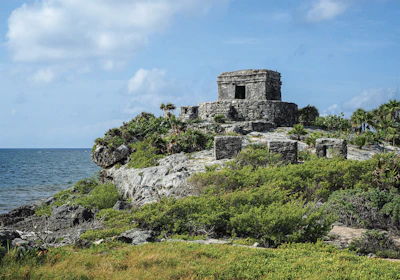 Tulum visto desde la izquierda