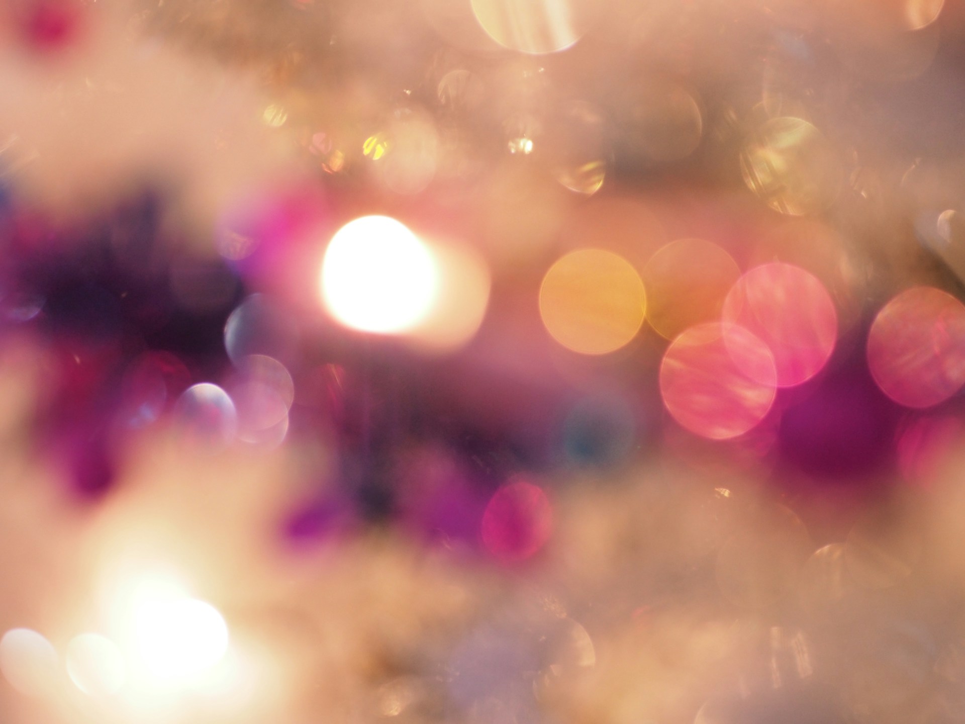 a blurry photo of a bunch of lights