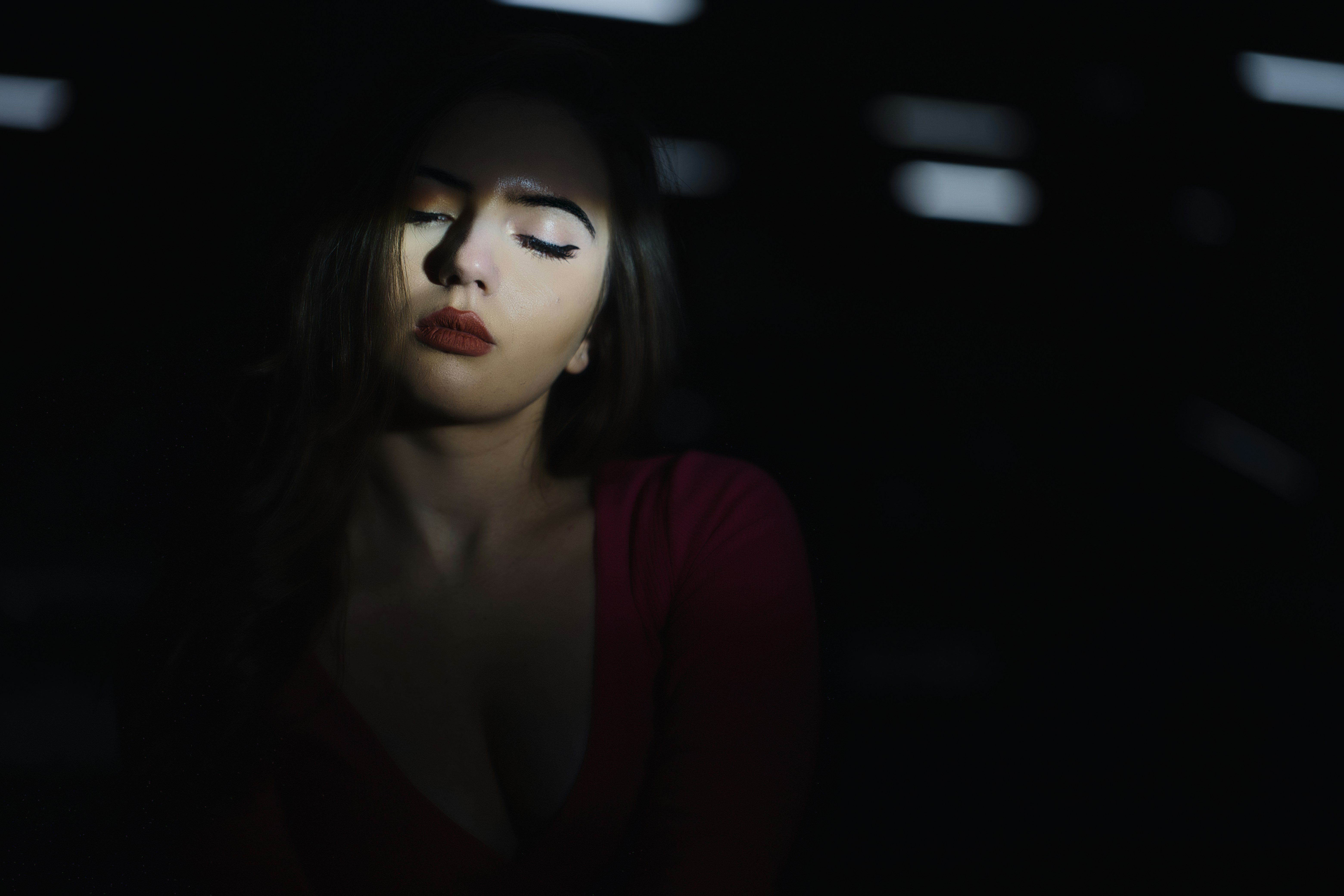 photo-1638638977617-f8906c388e68?ixid=M3wxMjA3fDB8MXxzZWFyY2h8NDZ8fGhvdCUyMGdpcmxzfGVufDB8fHx8MTc0Nzk1ODE3Nnww%5Cu0026ixlib=rb-4.1.0