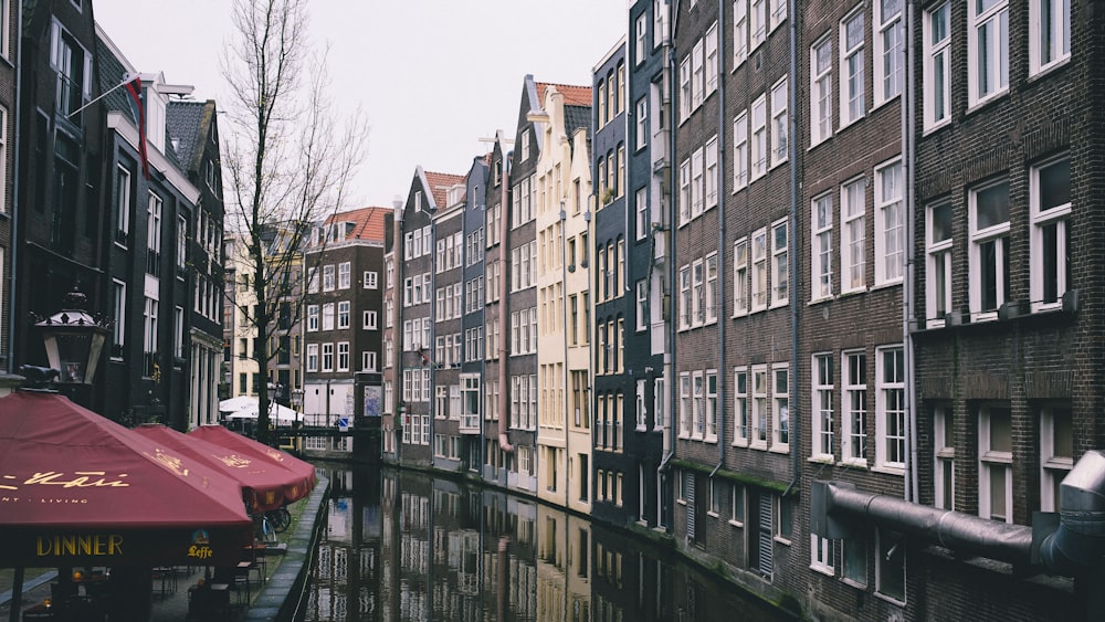 a canal that has some buildings on it