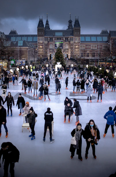 Passeggiata e attivita in famiglia a Museumplein ad Amsterdam