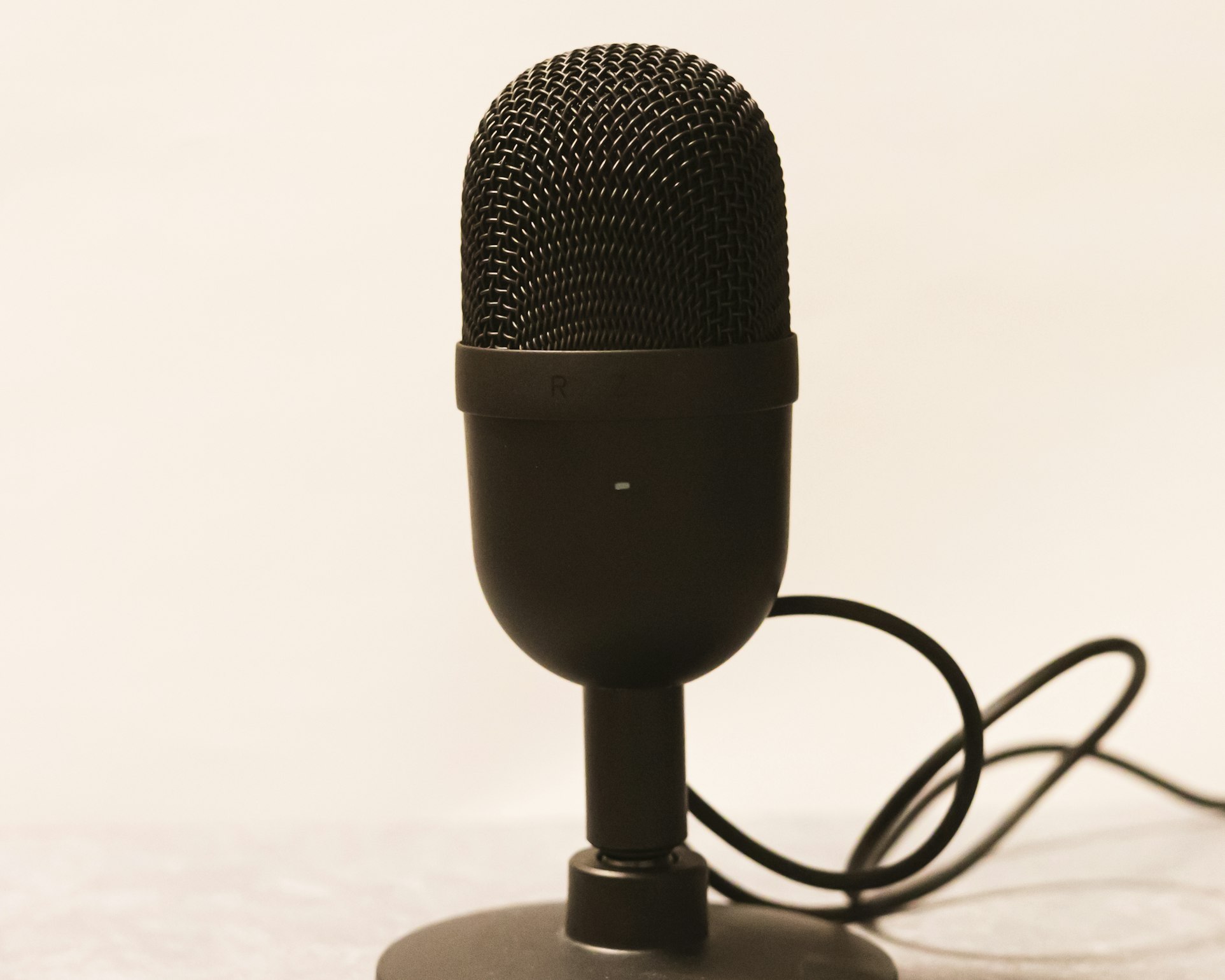 Beyond the Words: Why Speaker Diarization is the Unsung Hero of AI Transcription (And Who Does It Best in 2026)