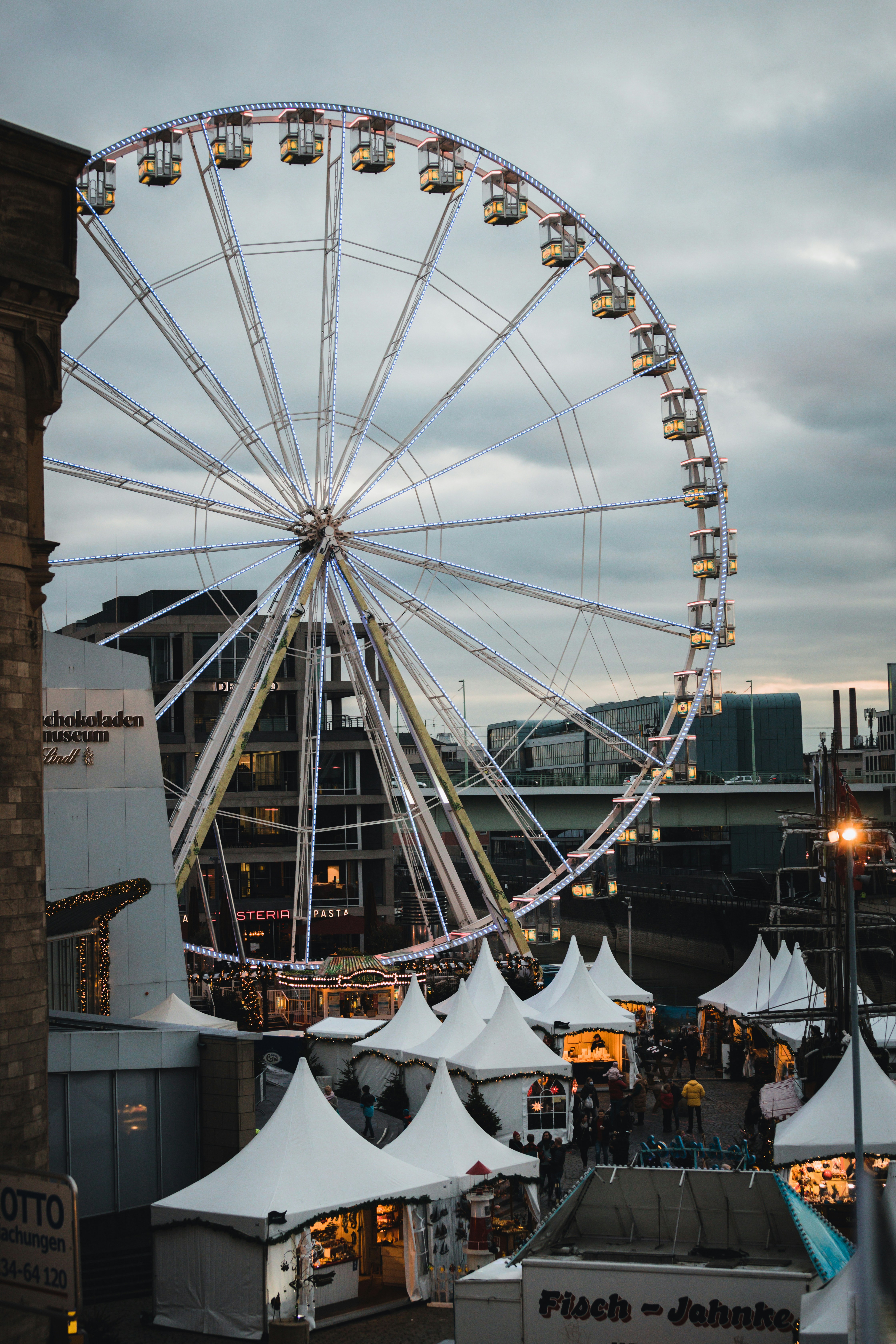 Cologne: Cathedral & Old Town Tour with a Kölsch