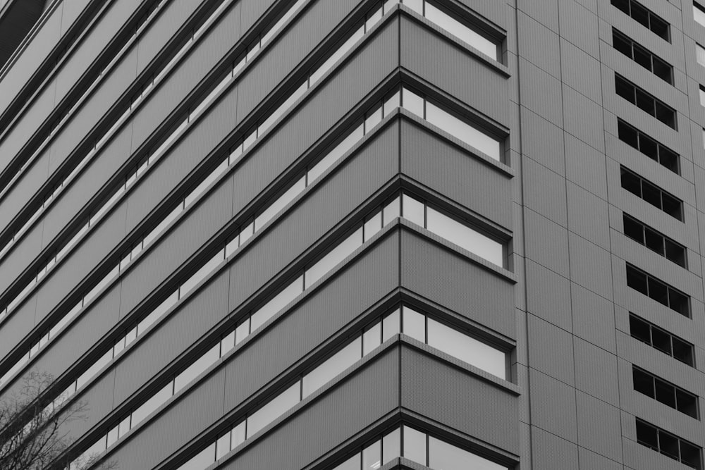 a black and white photo of a tall building