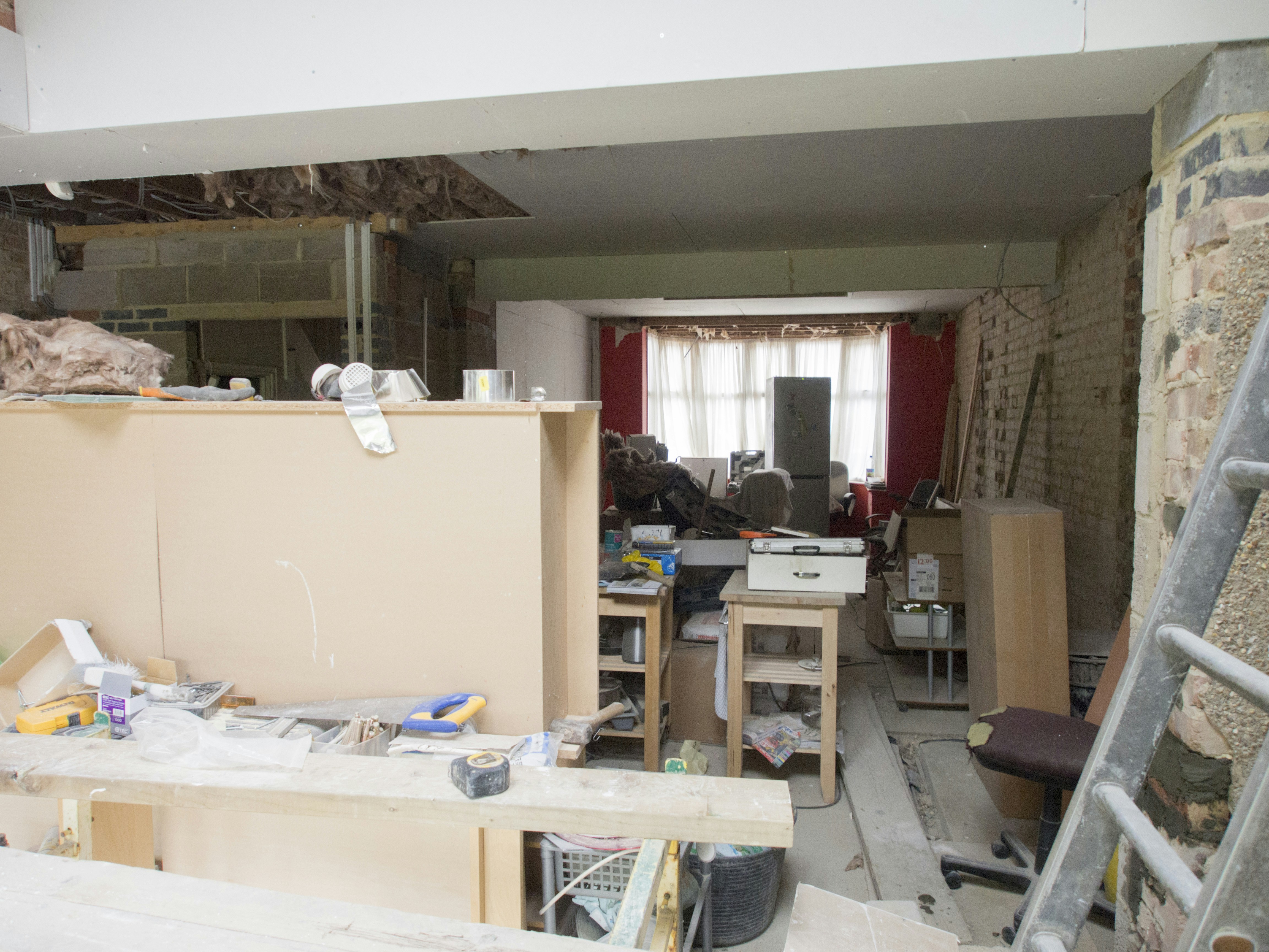 חדר מבולגן ועמוס