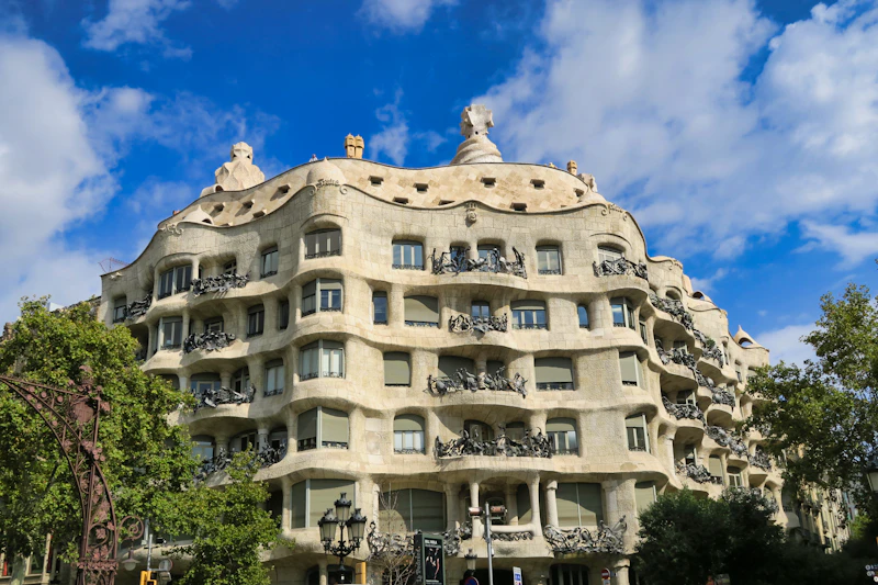La Pedrera (Casa Milà) Guide