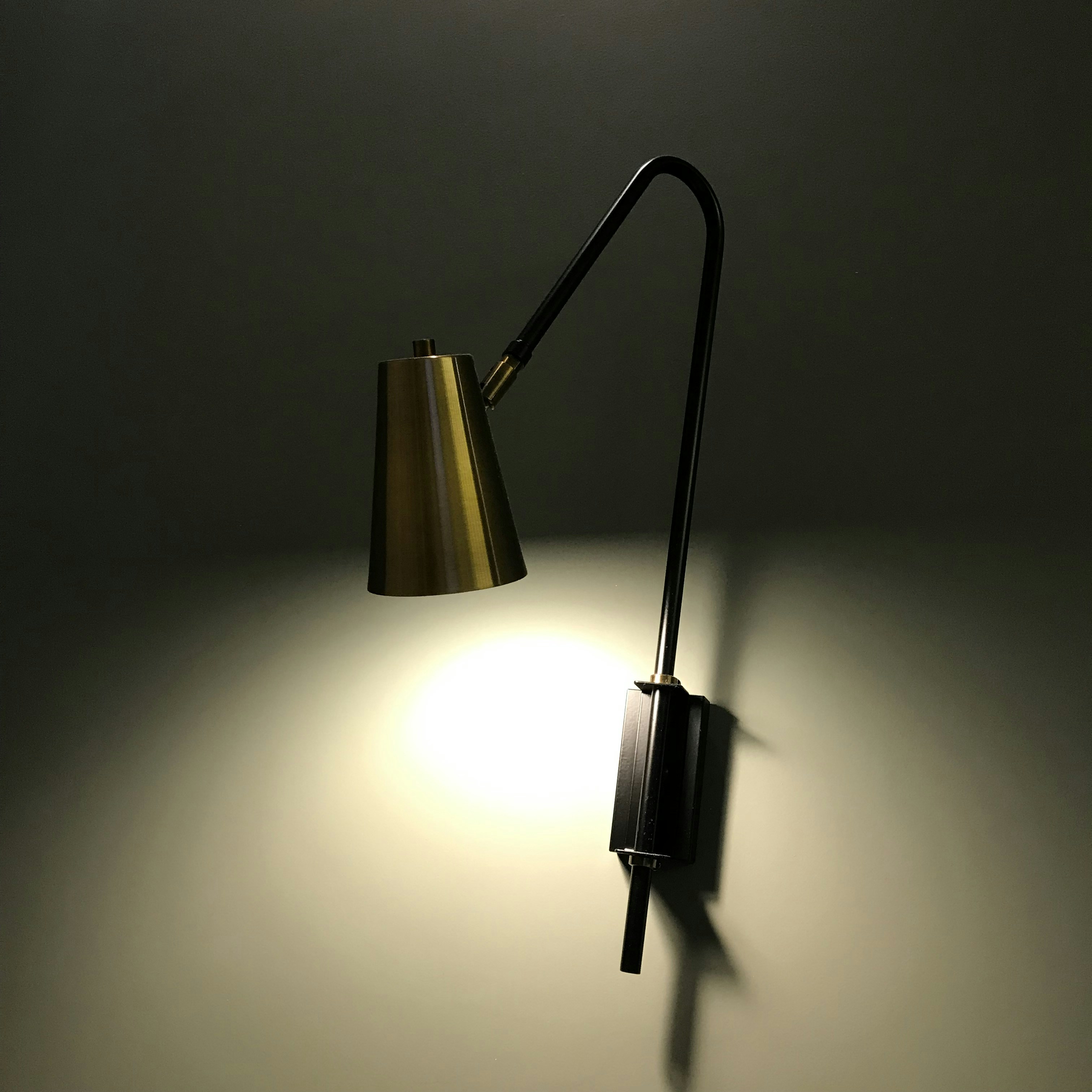 Lampe élégante en laiton