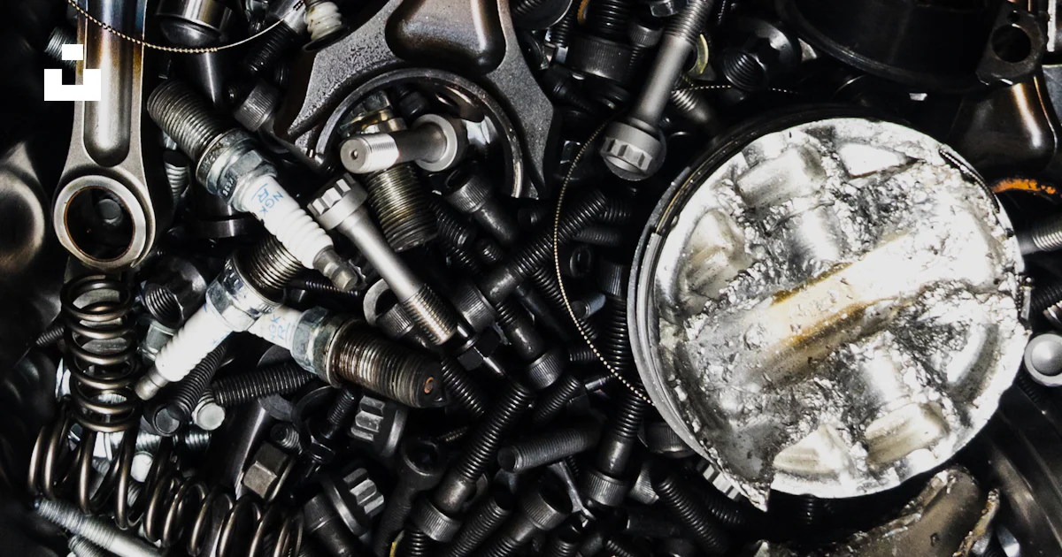 Metal Using Object A close up of a bunch of metal objects photo – Free Gibson technology ...