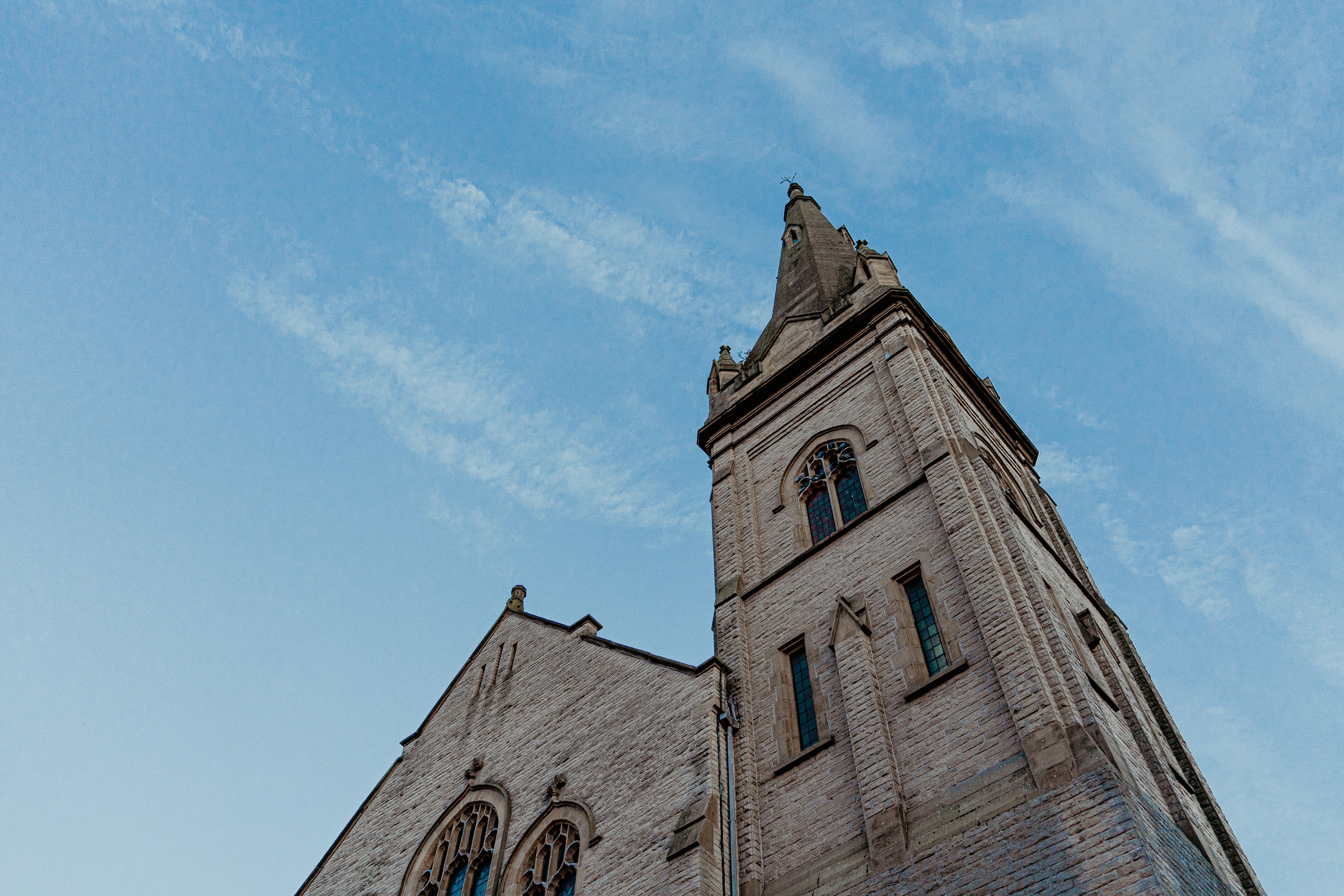 gray computer monitor