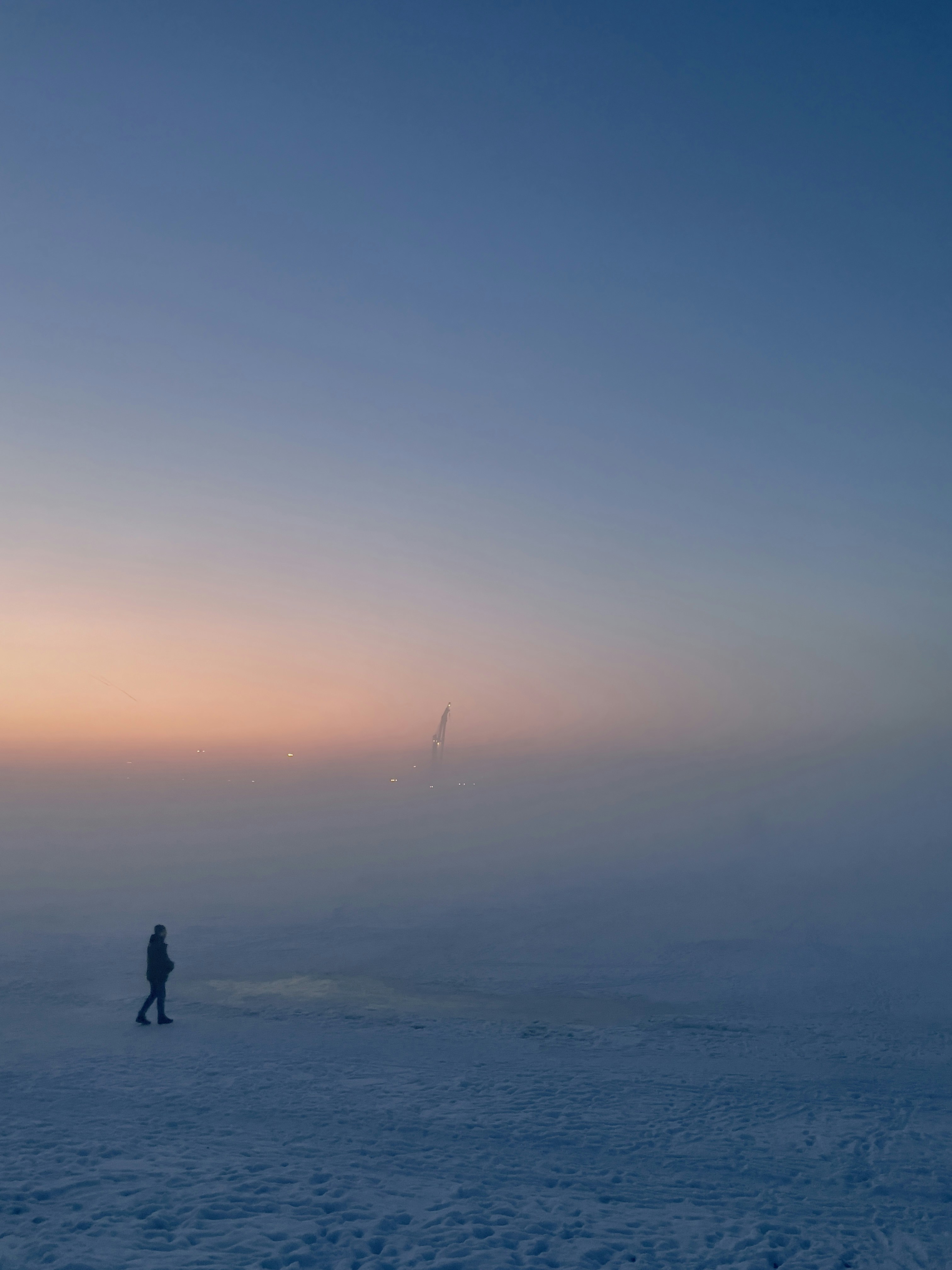gray computer monitor