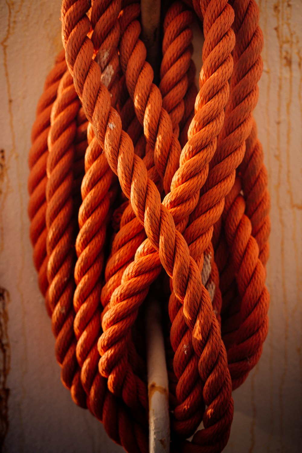 a close up of a rope on a pole