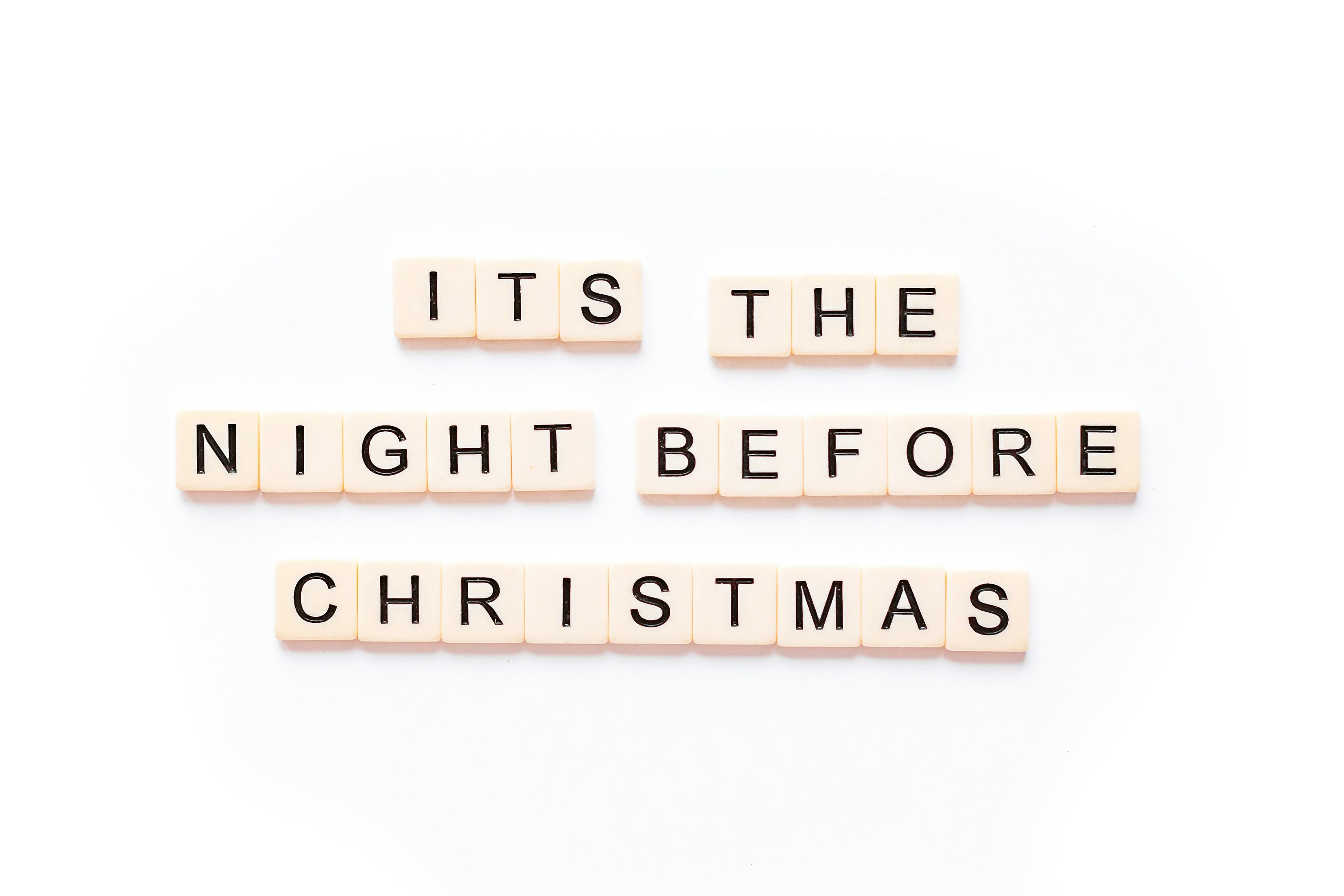 Short Christmas Quotes for Instagram — Sweet, Cozy & Shareable