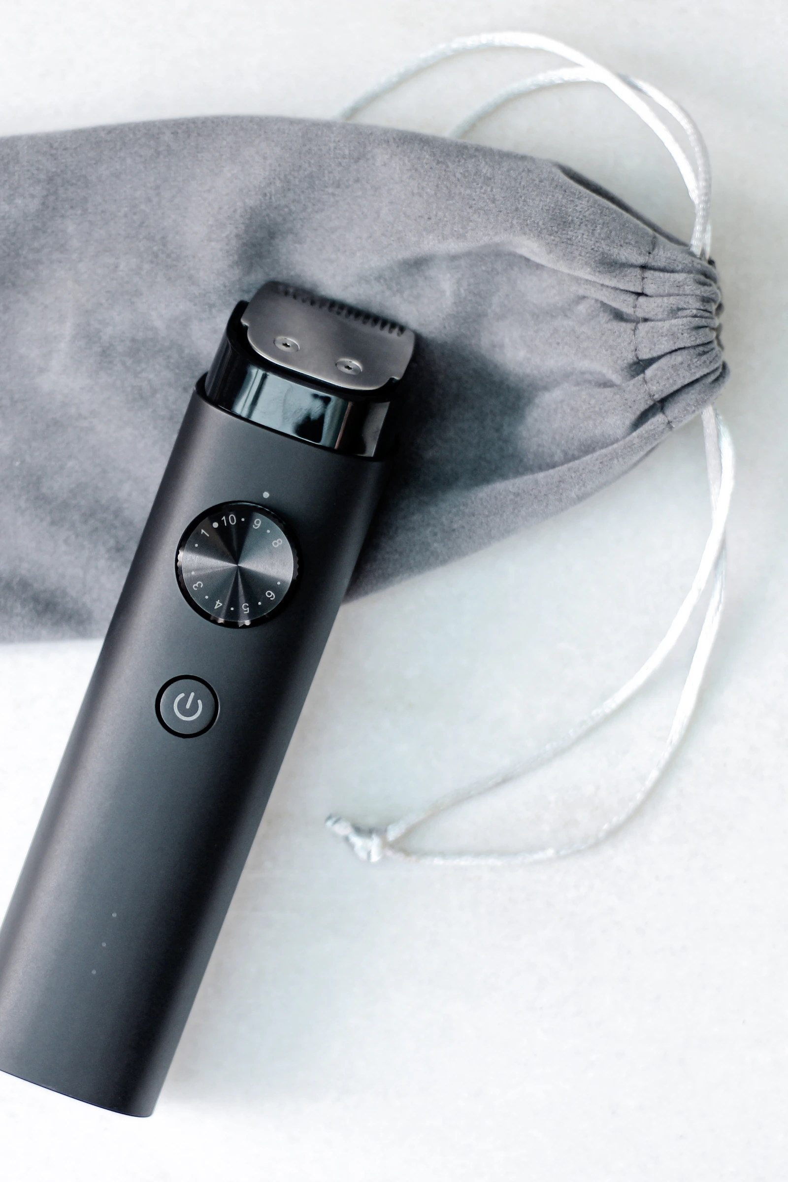 Black trimmer with dial, close
