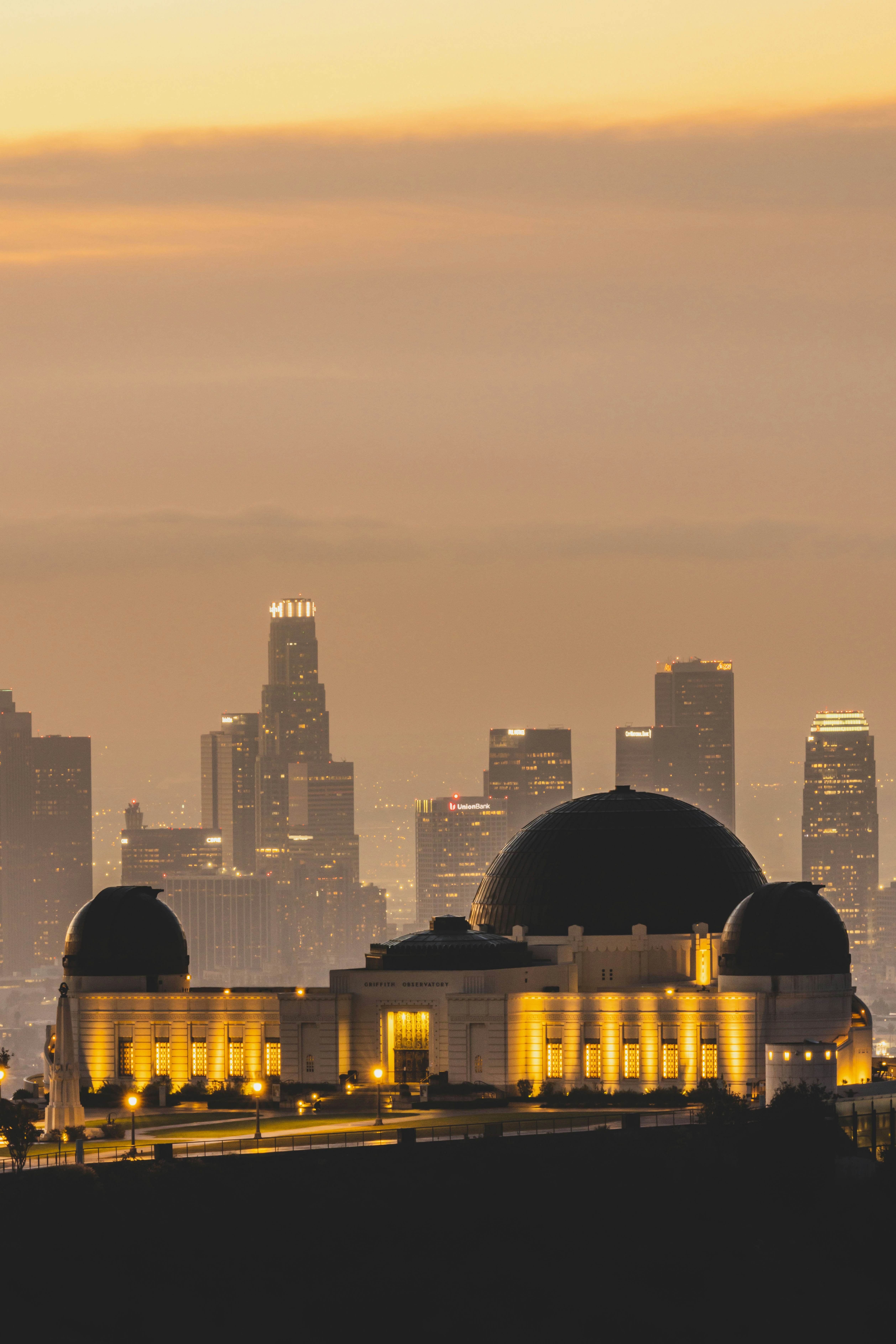 Uma vista de um horizonte da cidade ao entardecer foto – Imagem grátis  sobre Observatório griffith na Unsplash, image size:3000x4498