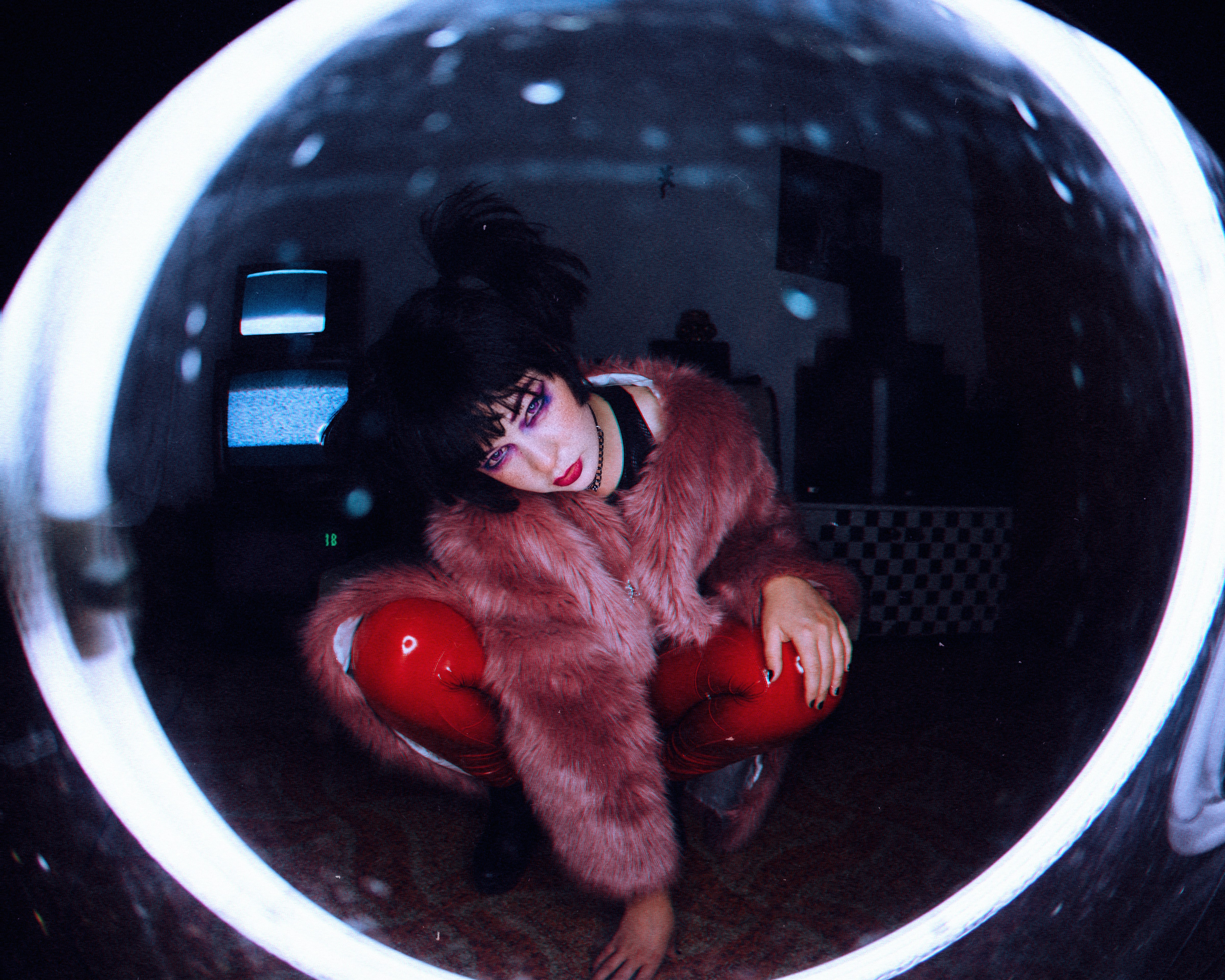 a woman in a fur coat and red gloves, Donate if you like my work: https://paypal.me/darkindigo