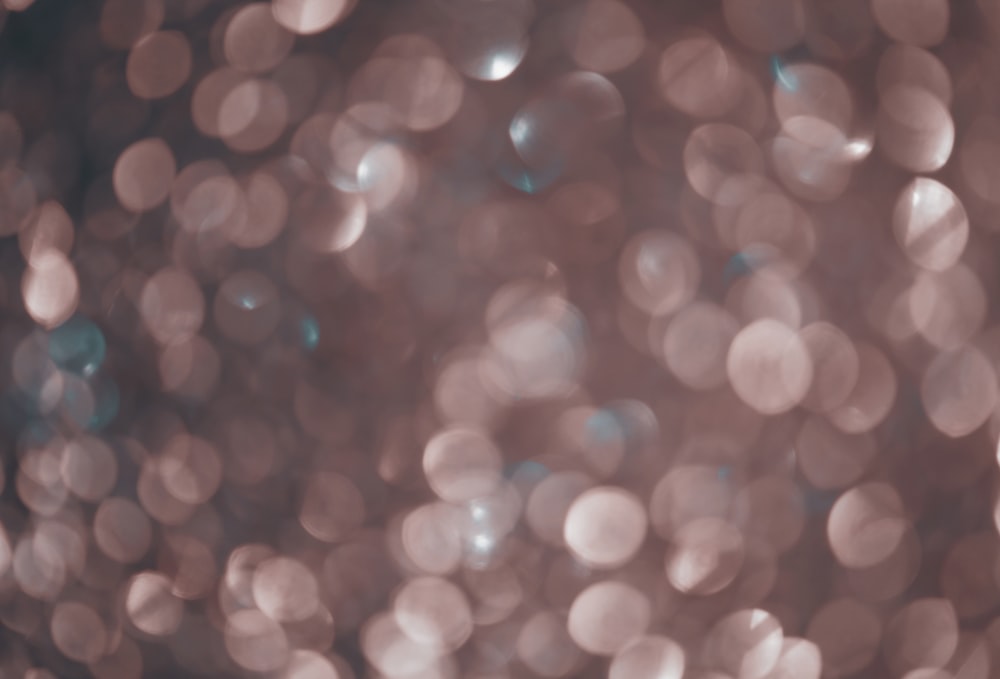 a blurry photo of a bunch of bubbles