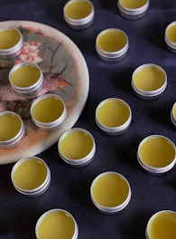 a plate of lip bales sitting on top of a table