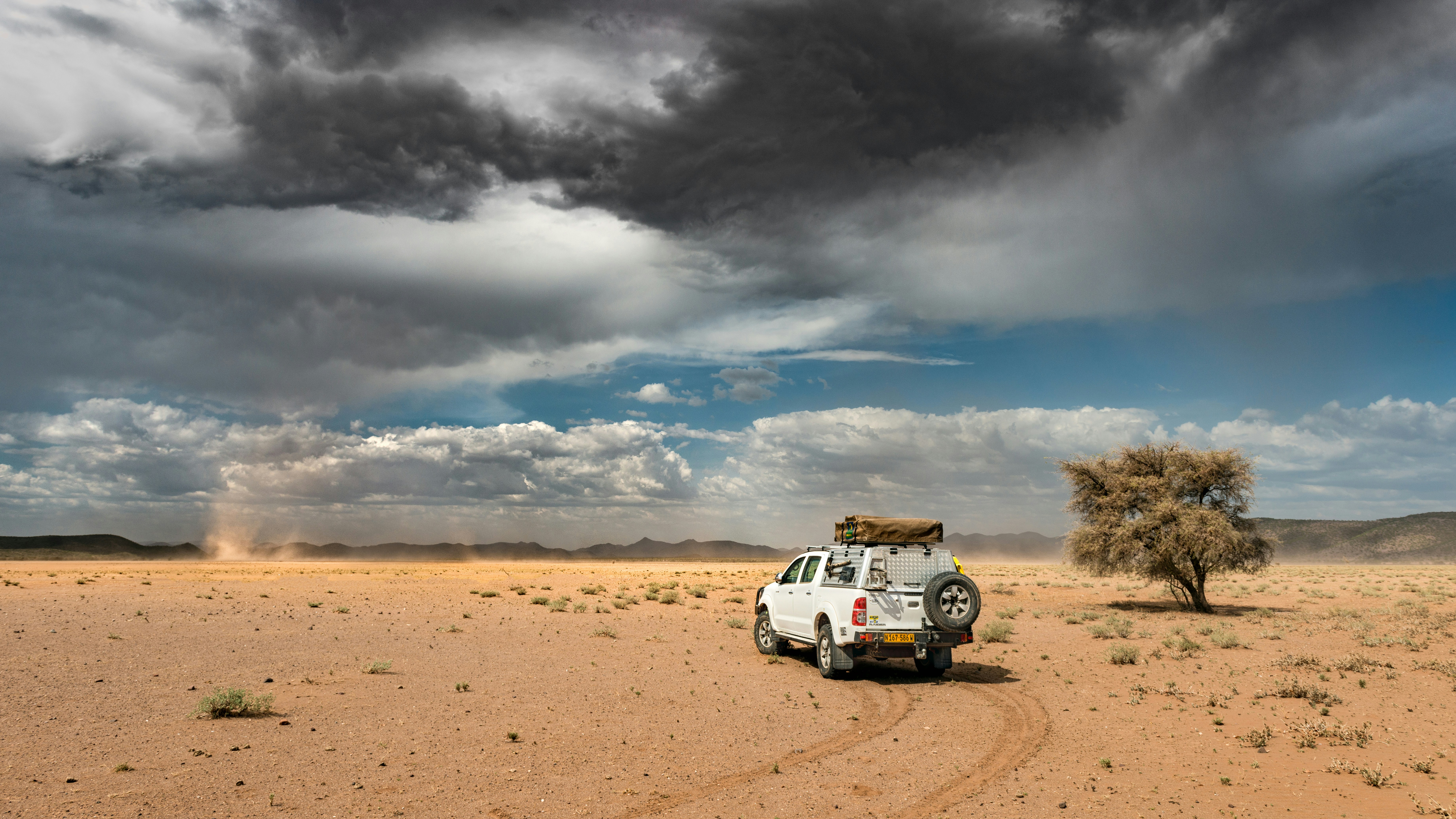9 Auto Detailing Tips for Desert Storms