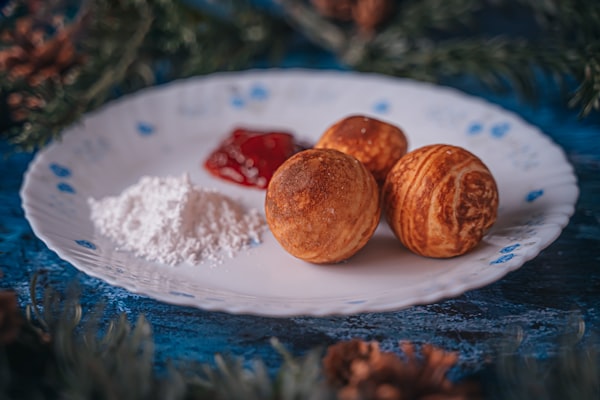 Запечённое яблоко с творогом и орехами