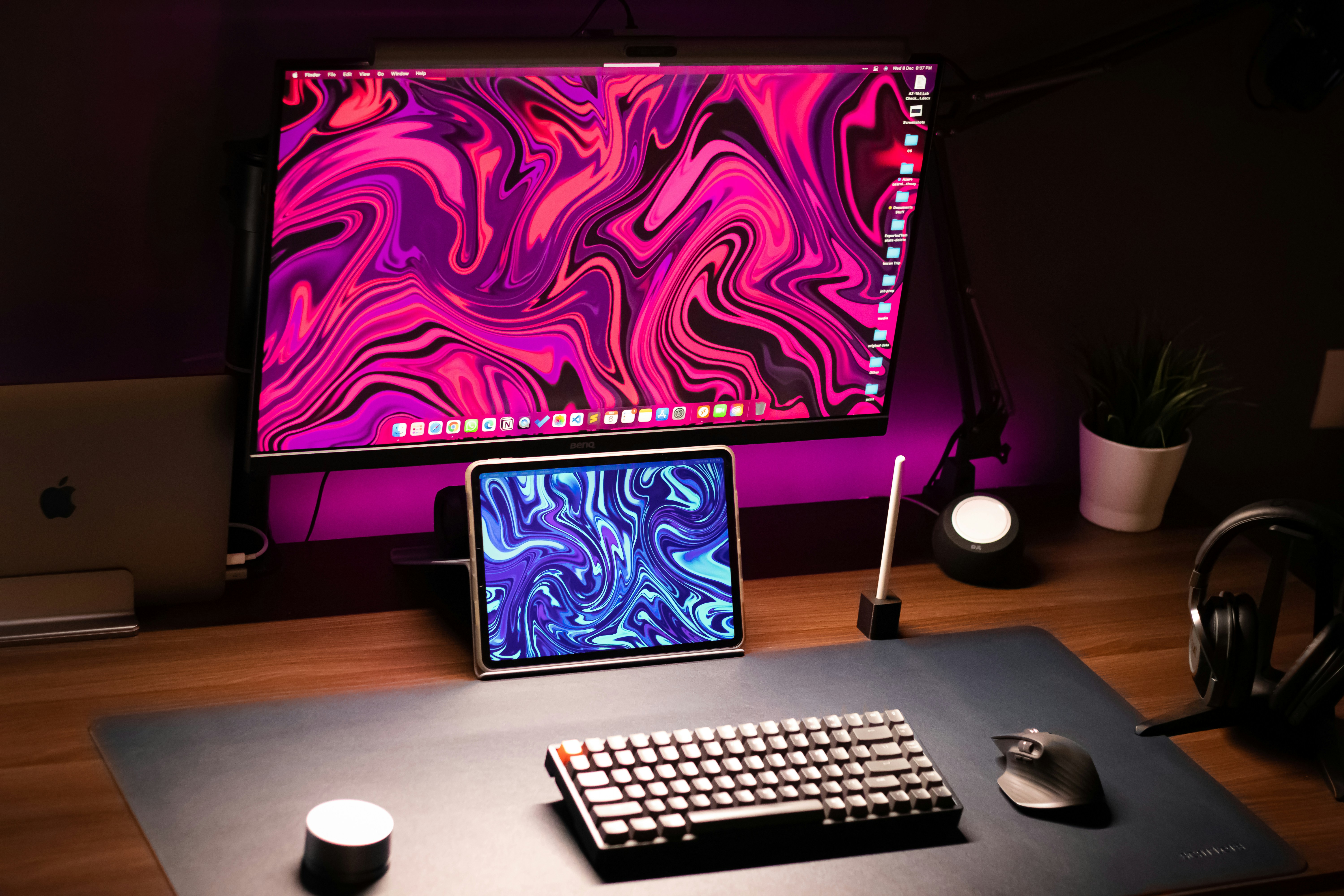 Purple gradient workspace