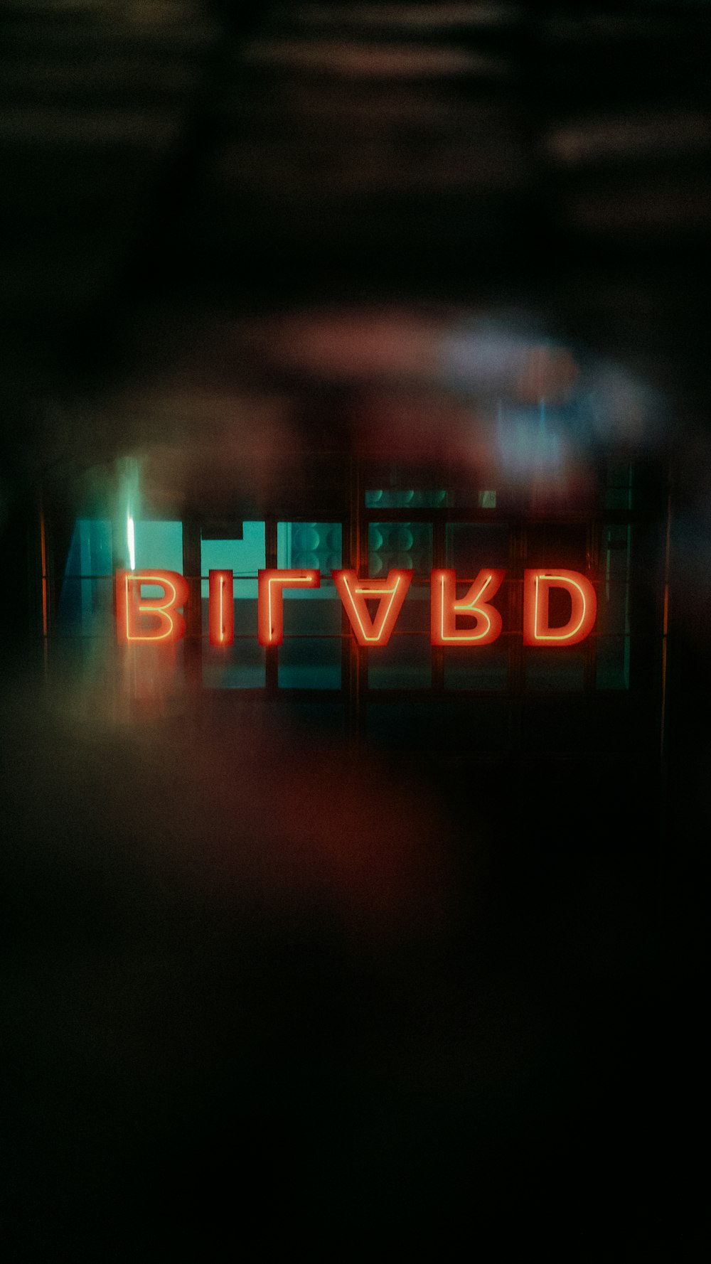 a blurry photo of a sign that says bitvhd