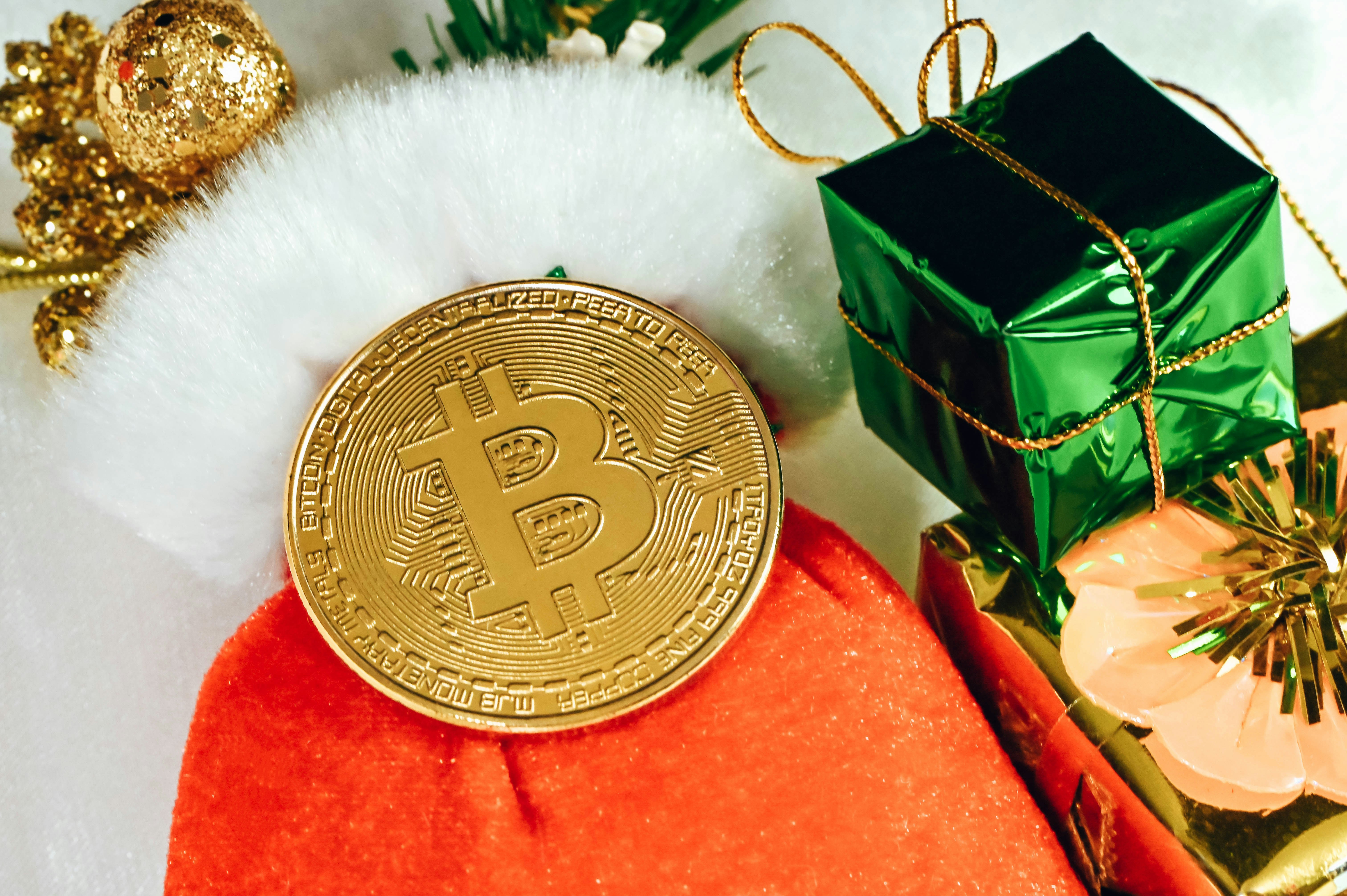Bitcoin ‘Santa Rally’ Targets $120K: Key BTC Metric Flips Bullish