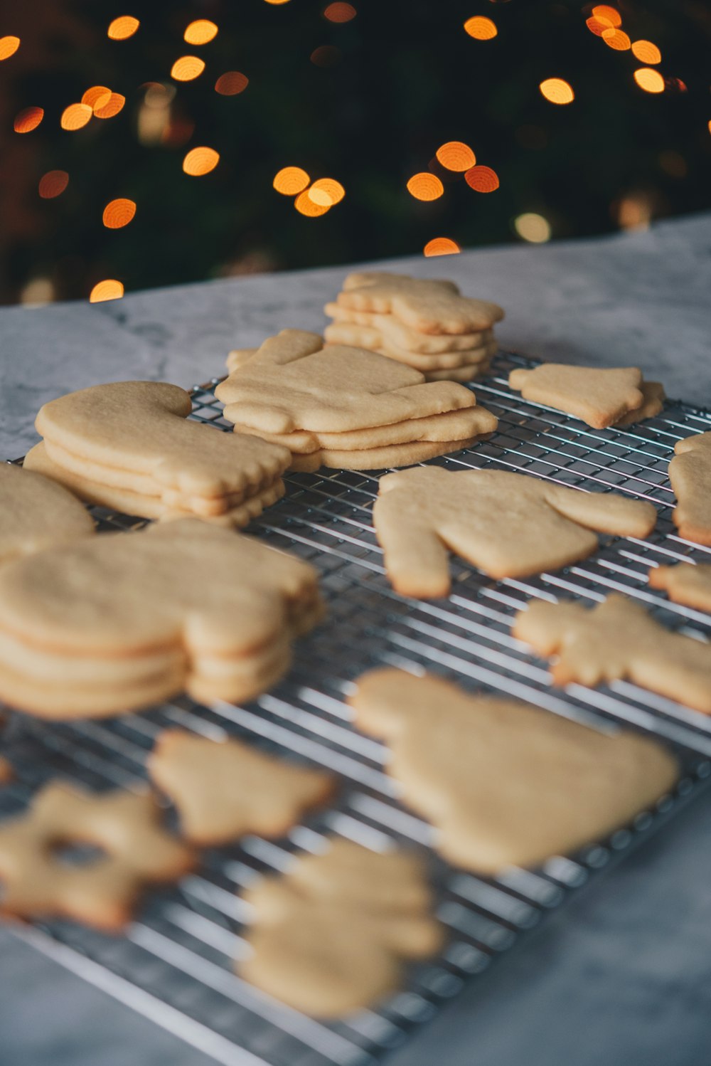 a bunch of cookies that are on a rack